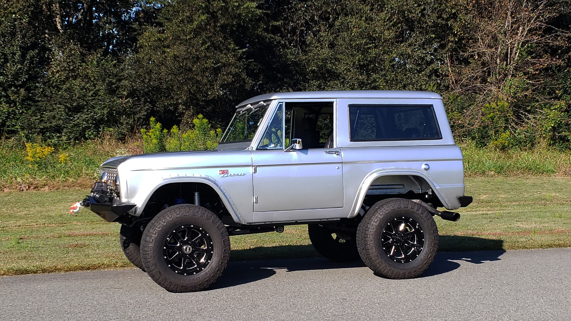 Used 1977 Ford BRONCO SPORT / CUSTOM RESTO-MOD / 5.0L COYOTE MOTOR / 4X4 / LEATHER for sale Sold at Formula Imports in Charlotte NC 28227 3