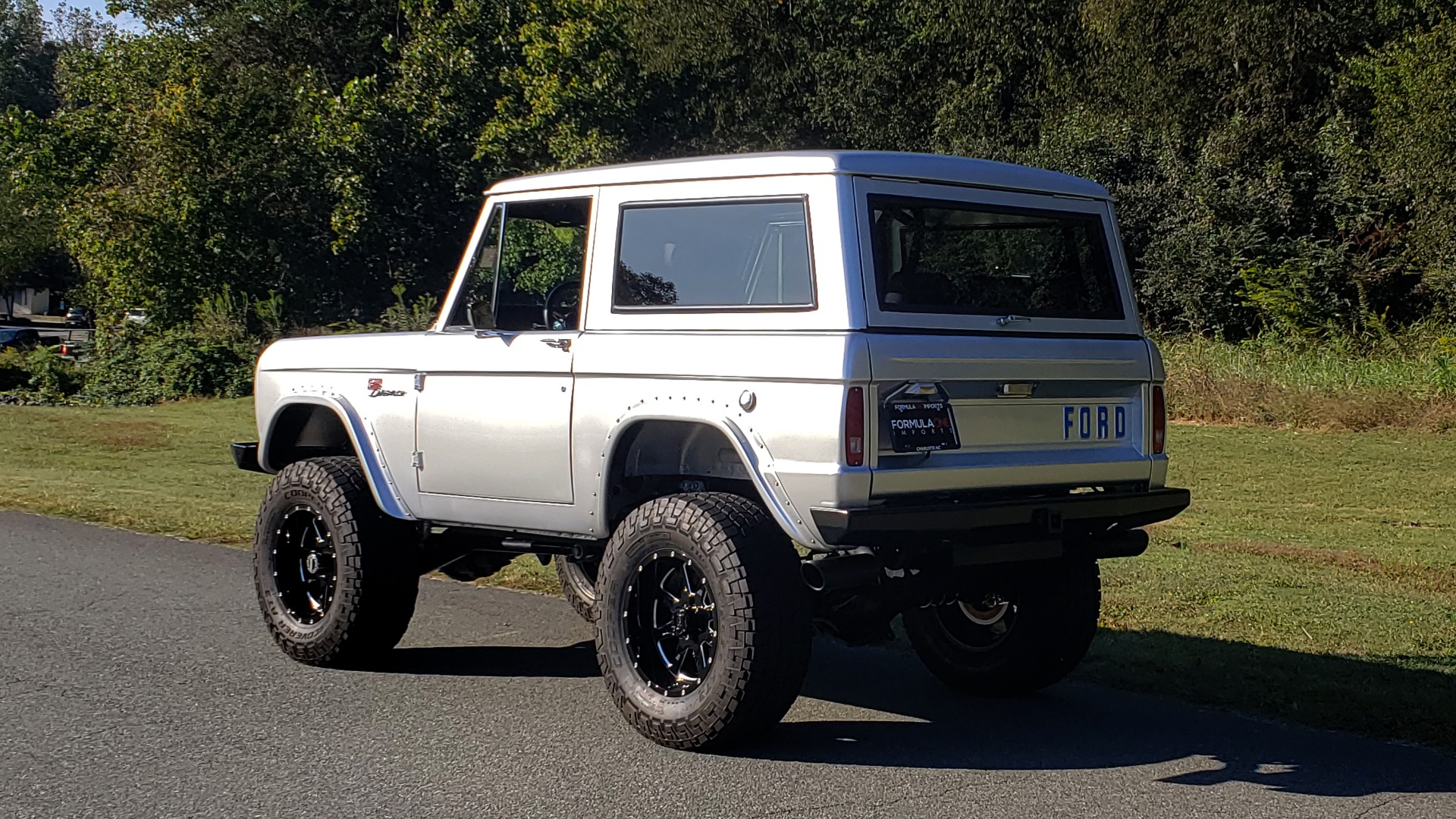 Used 1977 Ford BRONCO SPORT / CUSTOM RESTO-MOD / 5.0L COYOTE MOTOR / 4X4 / LEATHER for sale Sold at Formula Imports in Charlotte NC 28227 5