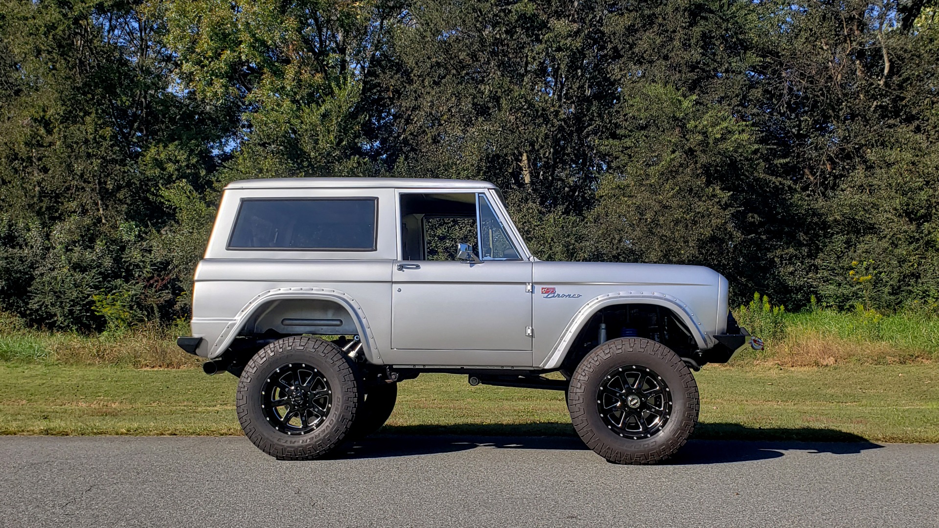 Used 1977 Ford BRONCO SPORT / CUSTOM RESTO-MOD / 5.0L COYOTE MOTOR / 4X4 / LEATHER for sale Sold at Formula Imports in Charlotte NC 28227 7