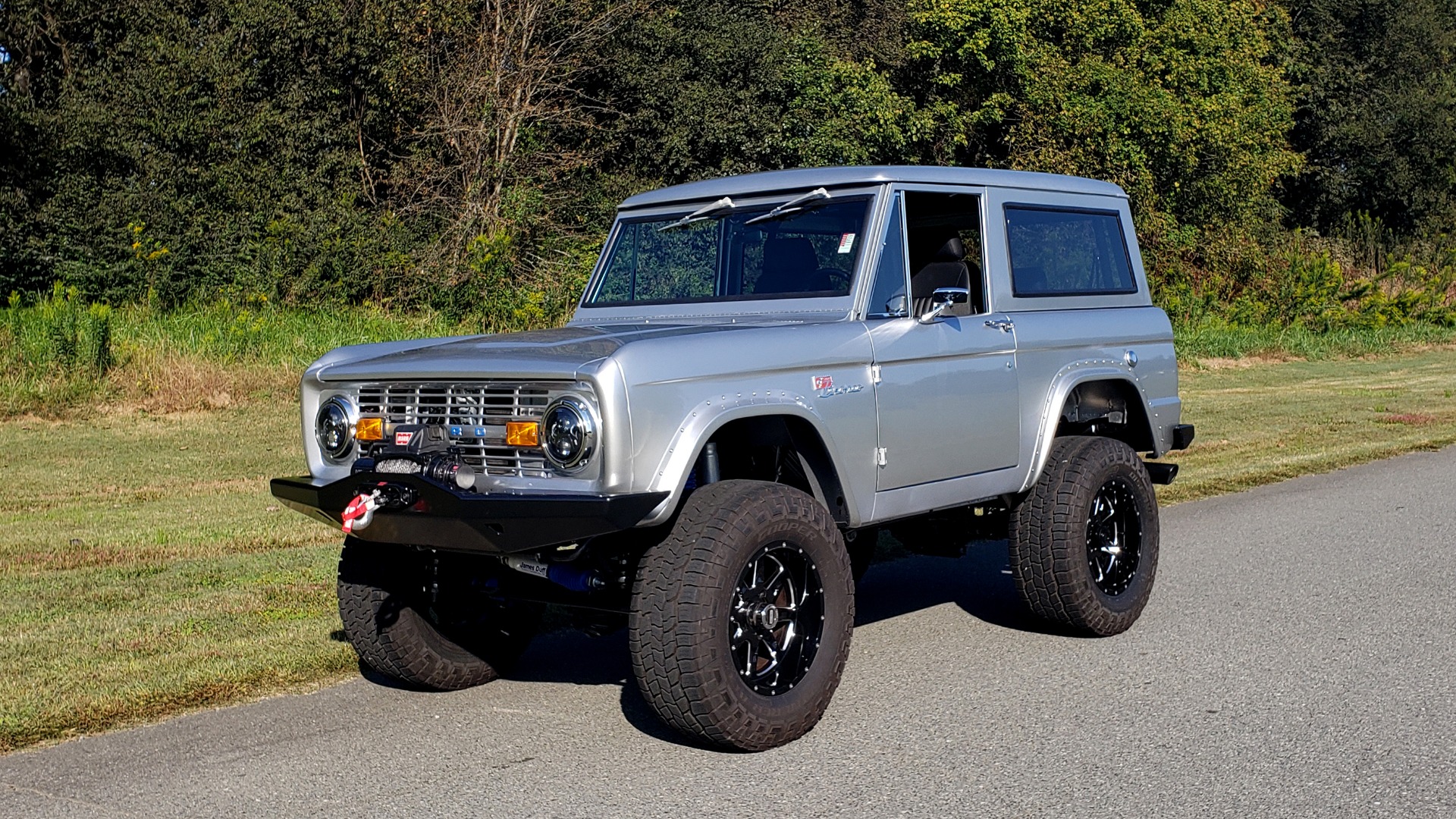 Used 1977 Ford BRONCO SPORT / CUSTOM RESTO-MOD / 5.0L COYOTE MOTOR / 4X4 / LEATHER for sale Sold at Formula Imports in Charlotte NC 28227 1
