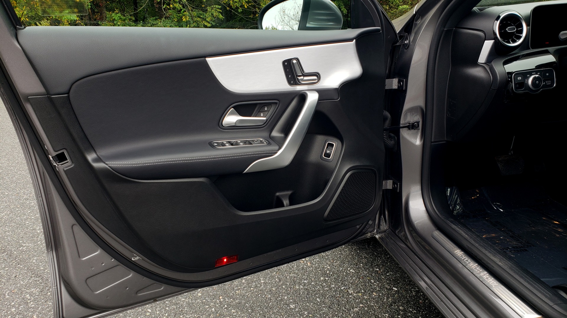 Used 2019 Mercedes-Benz A-CLASS A 220 SEDAN / PREMIUM PKG / SUNROOF / BSA / REARVIEW for sale Sold at Formula Imports in Charlotte NC 28227 31
