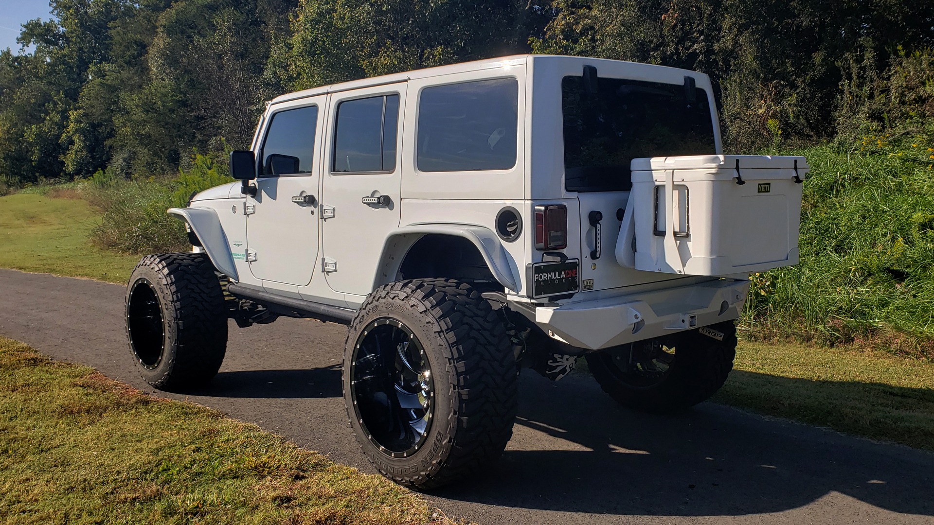 Used 2016 Jeep WRANGLER UNLIMITED SAHARA 4X4 /  V6 / CUSTOM LIFT / 24-IN  WHEELS / 40-IN TIRES For Sale ($37,900) | Formula Imports Stock #FC10782