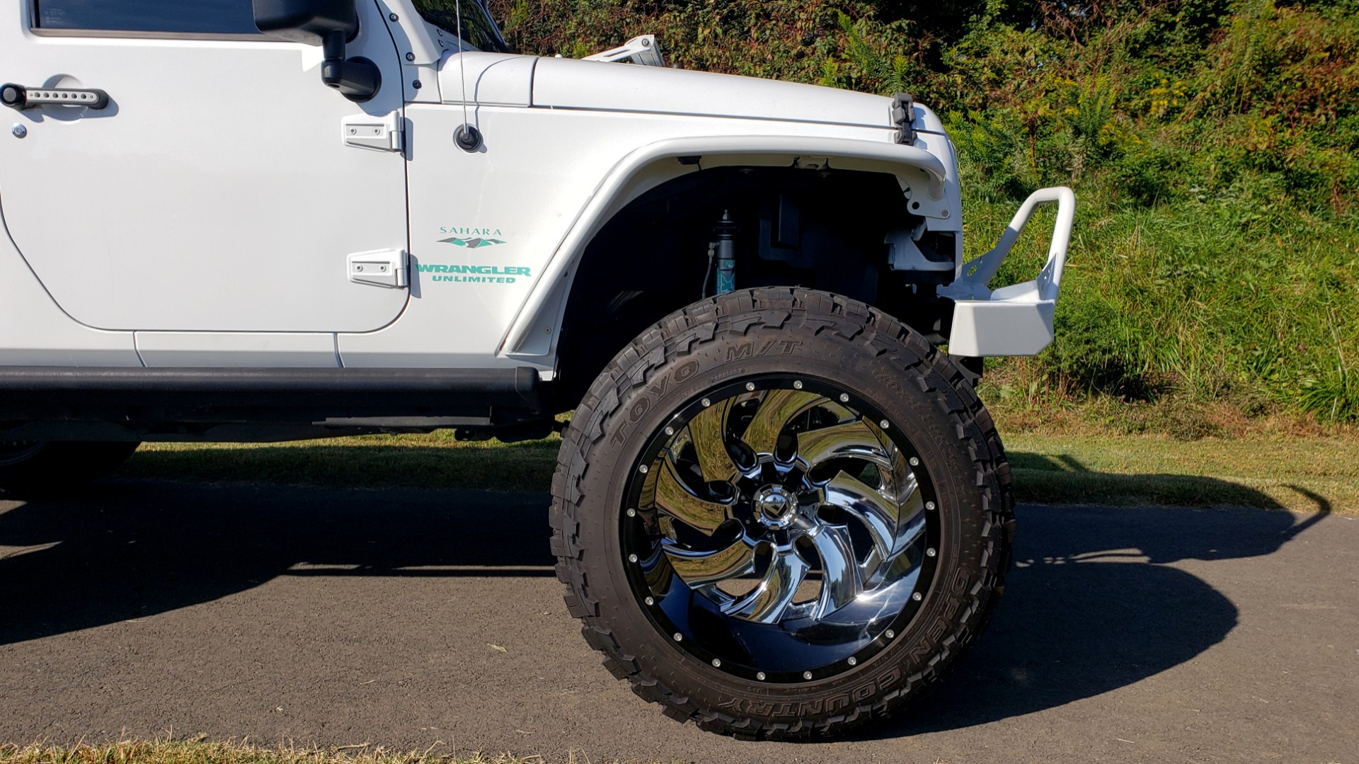 Used 2016 Jeep WRANGLER UNLIMITED SAHARA 4X4 / 3.6L V6 / CUSTOM LIFT / 24-IN WHEELS / 40-IN TIRES for sale Sold at Formula Imports in Charlotte NC 28227 101