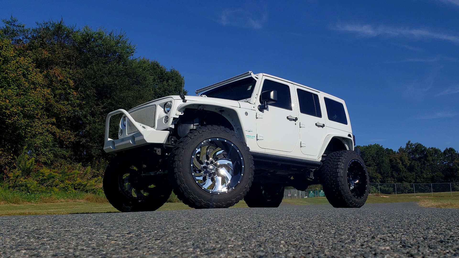 Used 2016 Jeep WRANGLER UNLIMITED SAHARA 4X4 / 3.6L V6 / CUSTOM LIFT / 24-IN WHEELS / 40-IN TIRES for sale Sold at Formula Imports in Charlotte NC 28227 2