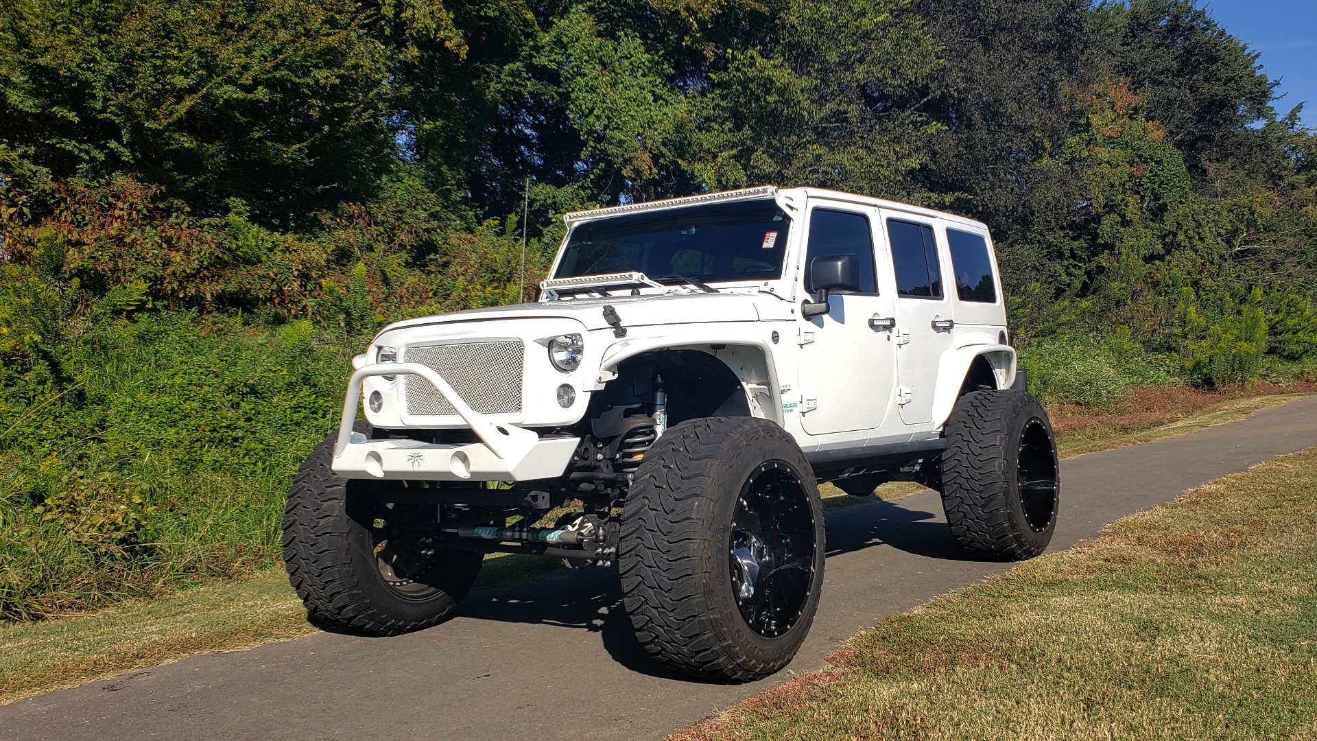 Used 2016 Jeep WRANGLER UNLIMITED SAHARA 4X4 /  V6 / CUSTOM LIFT /  24-IN WHEELS / 40-IN TIRES For Sale ($37,900) | Formula Imports Stock  #FC10782