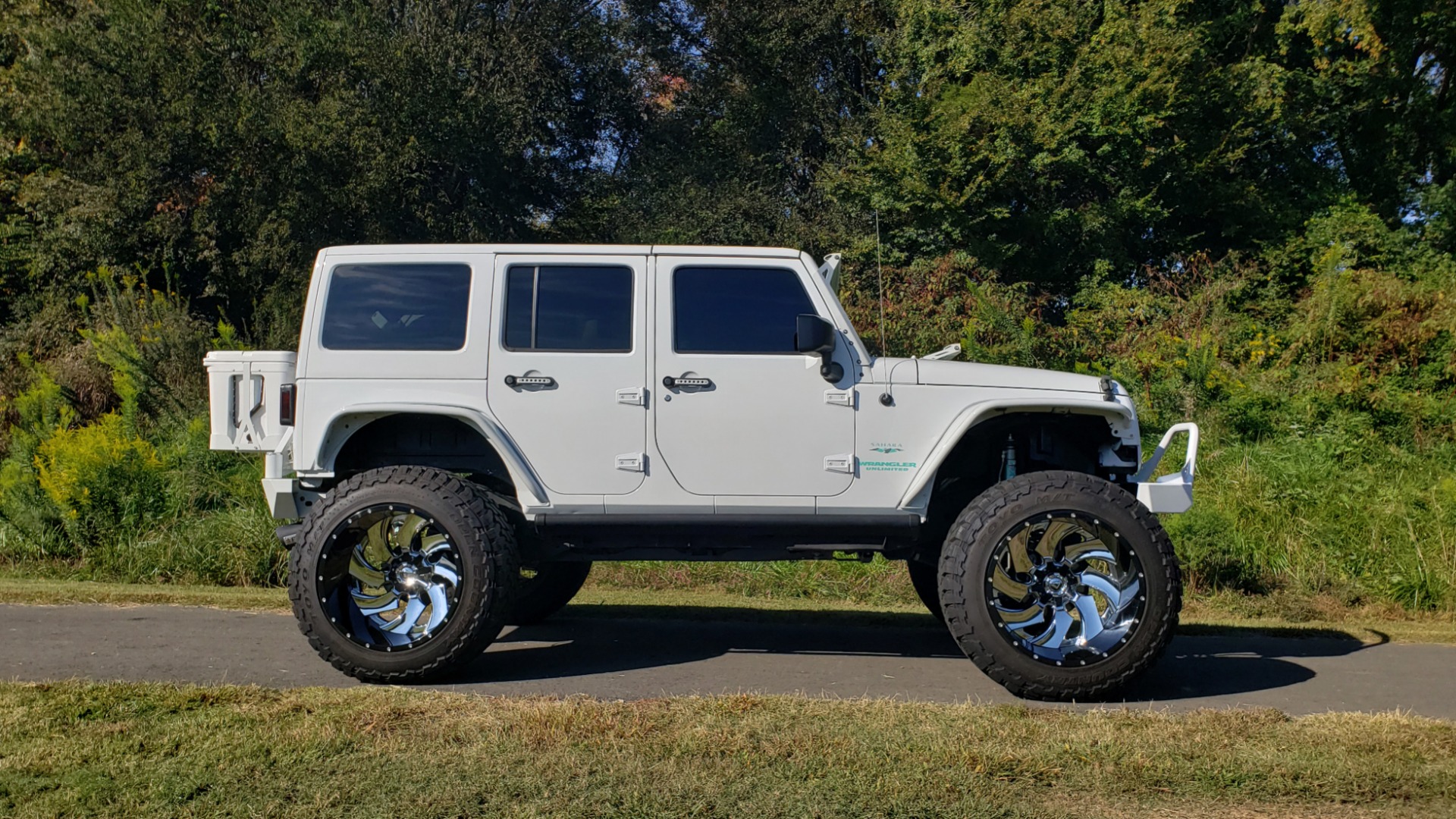 Used 2016 Jeep WRANGLER UNLIMITED SAHARA 4X4 /  V6 / CUSTOM LIFT /  24-IN WHEELS / 40-IN TIRES For Sale ($37,900) | Formula Imports Stock  #FC10782