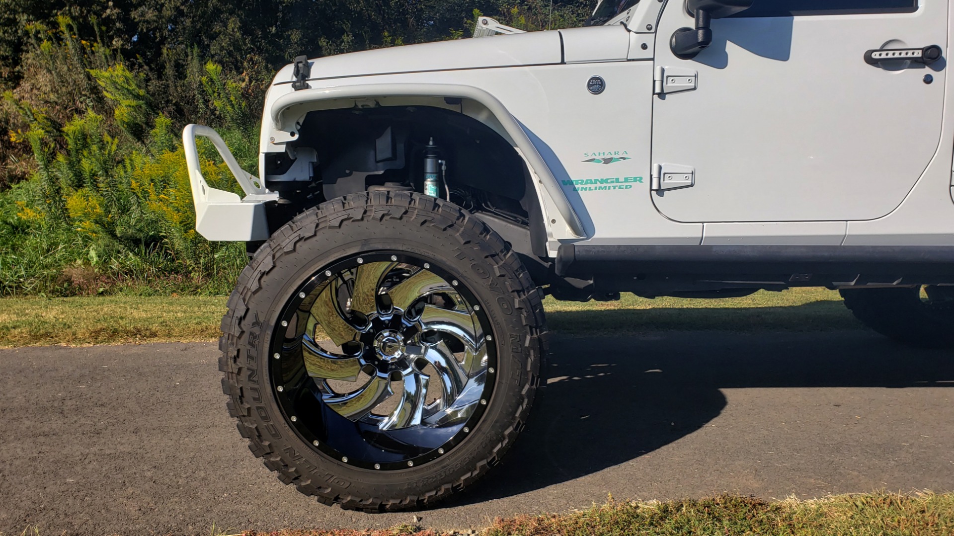 Used 2016 Jeep WRANGLER UNLIMITED SAHARA 4X4 / 3.6L V6 / CUSTOM LIFT / 24-IN WHEELS / 40-IN TIRES for sale Sold at Formula Imports in Charlotte NC 28227 98