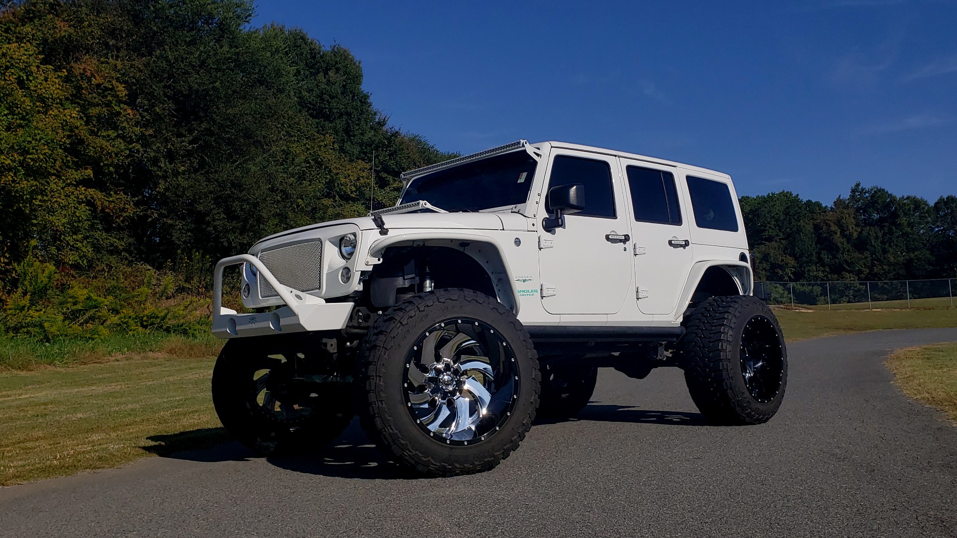 Used 2016 Jeep WRANGLER UNLIMITED SAHARA 4X4 /  V6 / CUSTOM LIFT / 24-IN  WHEELS / 40-IN TIRES For Sale ($37,900) | Formula Imports Stock #FC10782