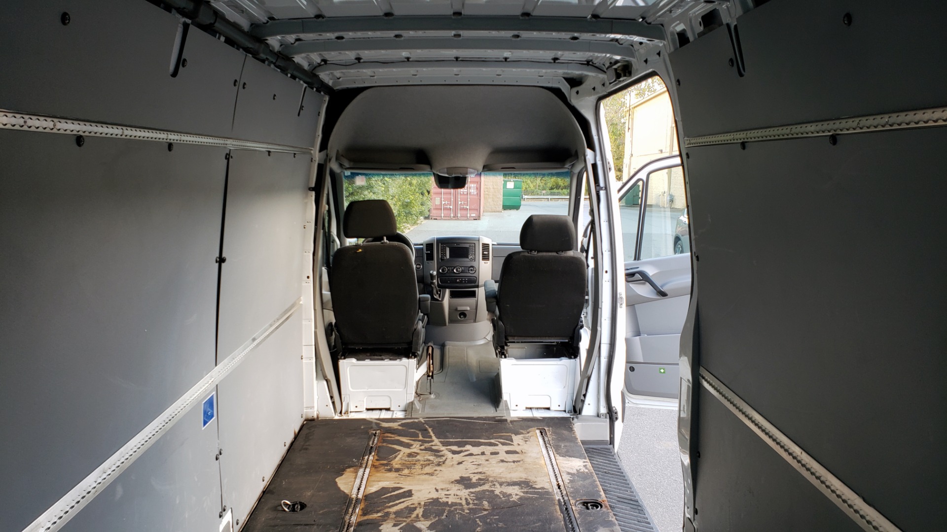 Used 2015 Mercedes-Benz SPRINTER CARGO VAN 4x4 3500 170 EXT / 3.0L V6 TURBO DIESEL / 5-SPD AUTO / REARVIEW for sale Sold at Formula Imports in Charlotte NC 28227 14
