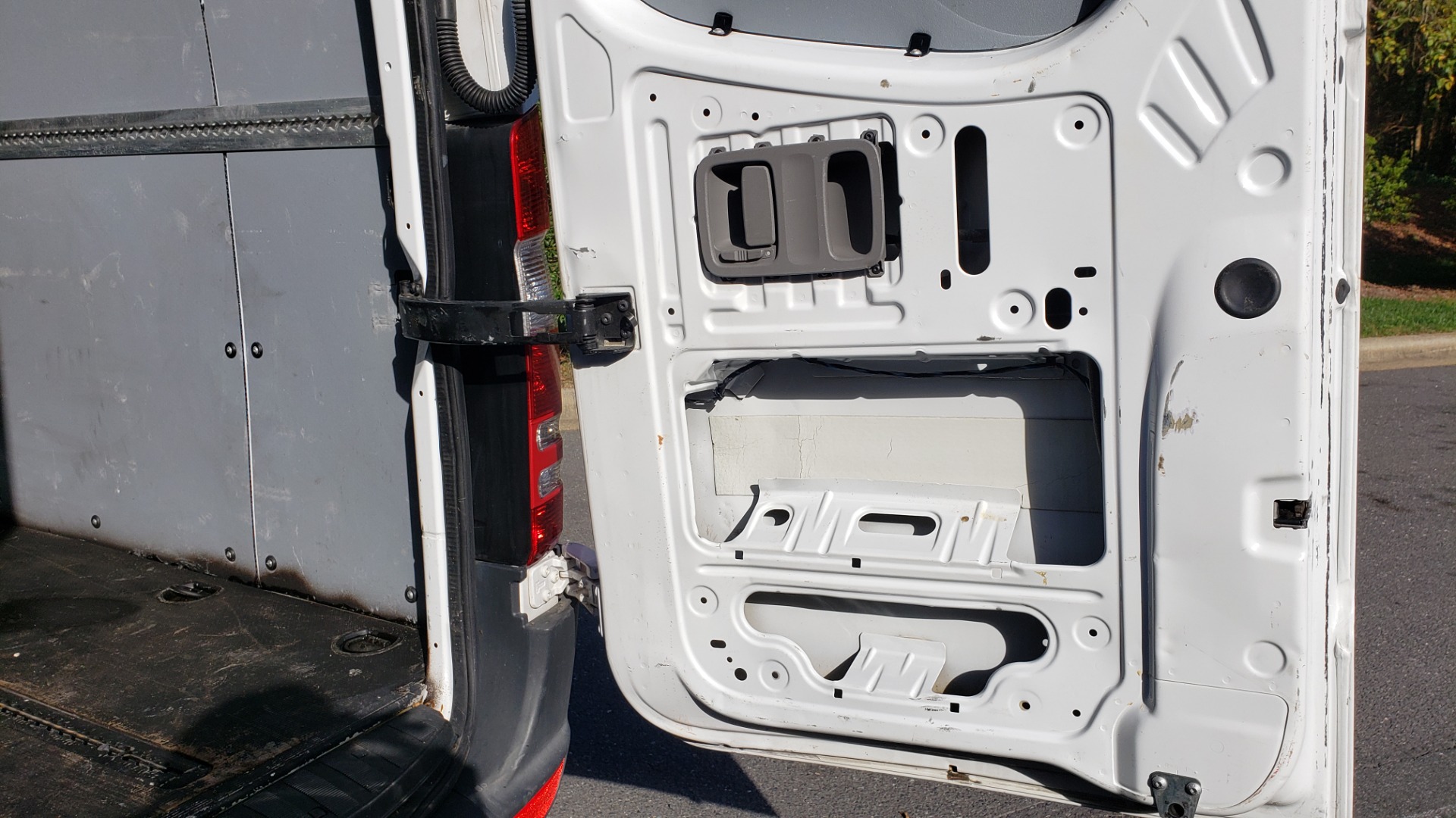 Used 2015 Mercedes-Benz SPRINTER CARGO VAN 4x4 3500 170 EXT / 3.0L V6 TURBO DIESEL / 5-SPD AUTO / REARVIEW for sale Sold at Formula Imports in Charlotte NC 28227 47