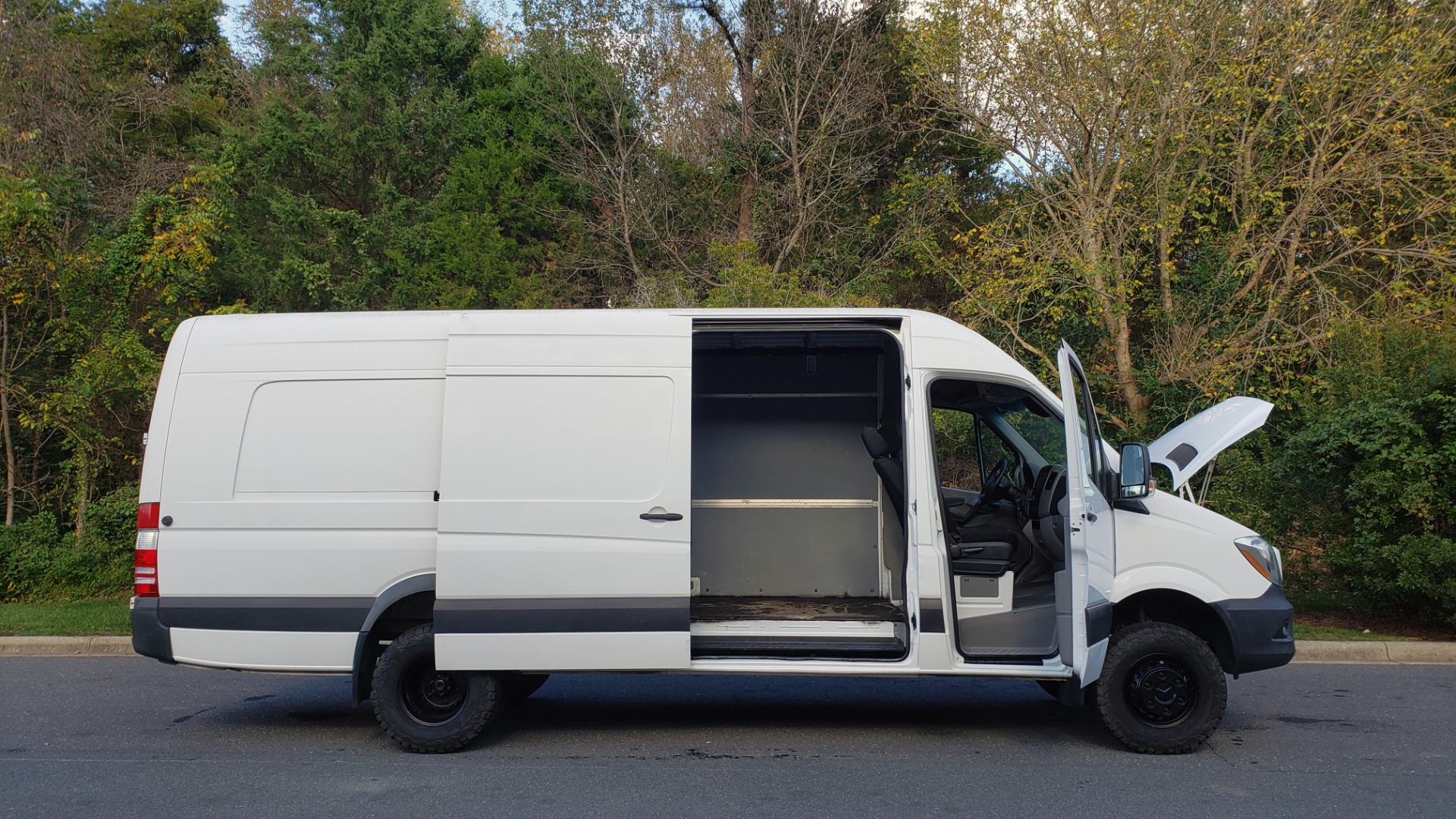 Used 2015 Mercedes-Benz SPRINTER CARGO VAN 4x4 3500 170 EXT / 3.0L V6 TURBO DIESEL / 5-SPD AUTO / REARVIEW for sale Sold at Formula Imports in Charlotte NC 28227 7