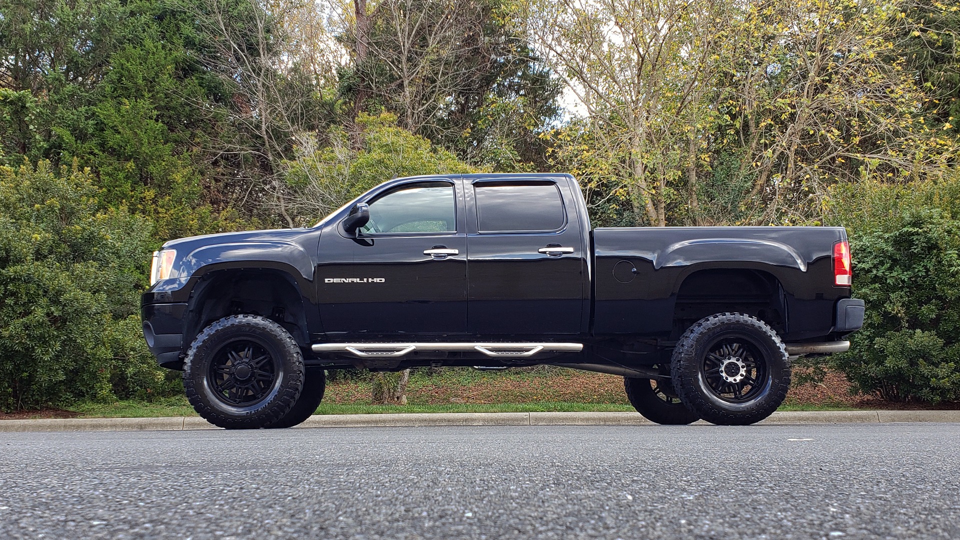 Used 2012 GMC SIERRA 2500HD DENALI CREWCAB 4X4 / LIFTED / BIG TIRES / REARVIEW for sale Sold at Formula Imports in Charlotte NC 28227 3