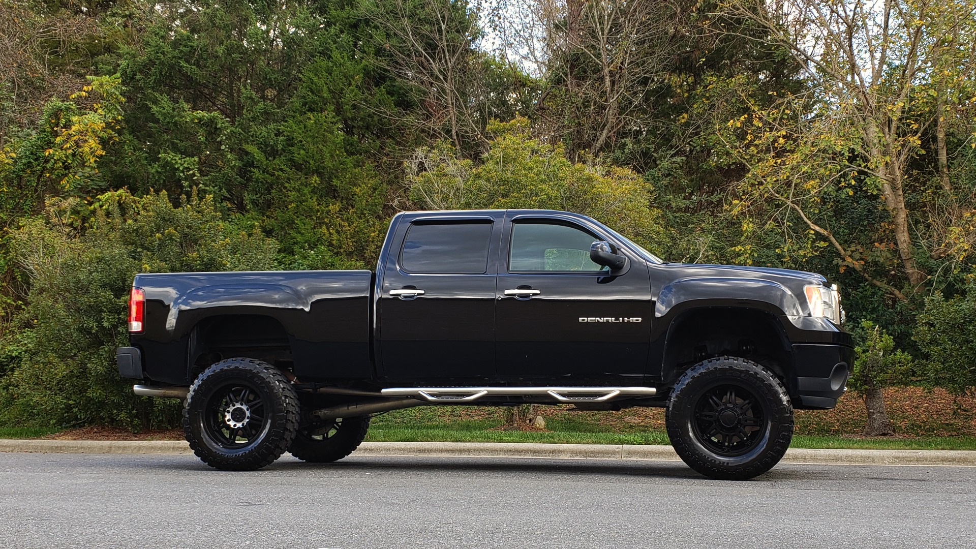 Used 2012 GMC SIERRA 2500HD DENALI CREWCAB 4X4 / LIFTED / BIG TIRES / REARVIEW for sale Sold at Formula Imports in Charlotte NC 28227 6
