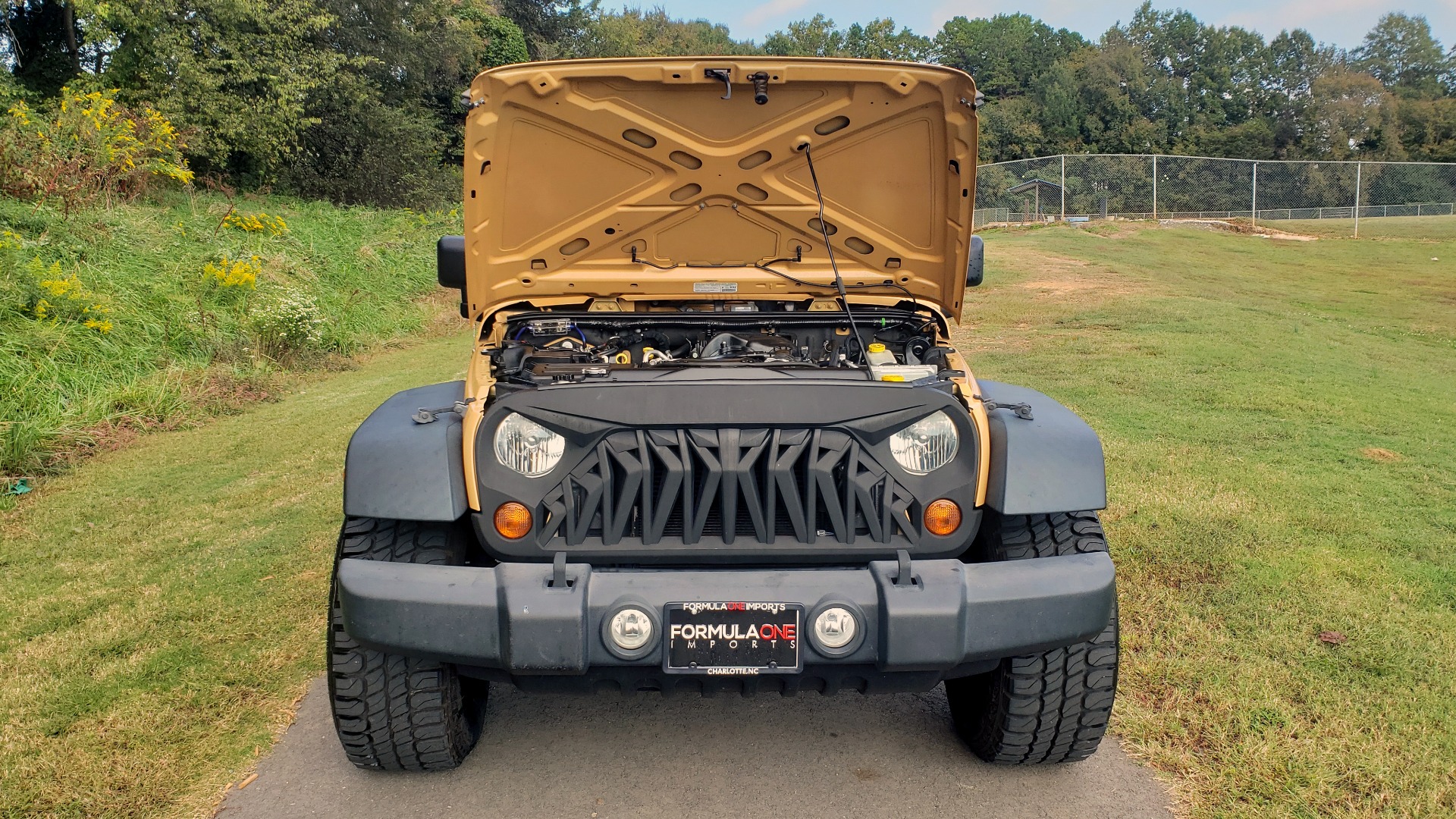 Used 2013 Jeep WRANGLER UNLIMITED SPORT 4X4 / 3.6L V6 / 5-SPD AUTO / 3-PC FREEDOM TOP for sale Sold at Formula Imports in Charlotte NC 28227 17
