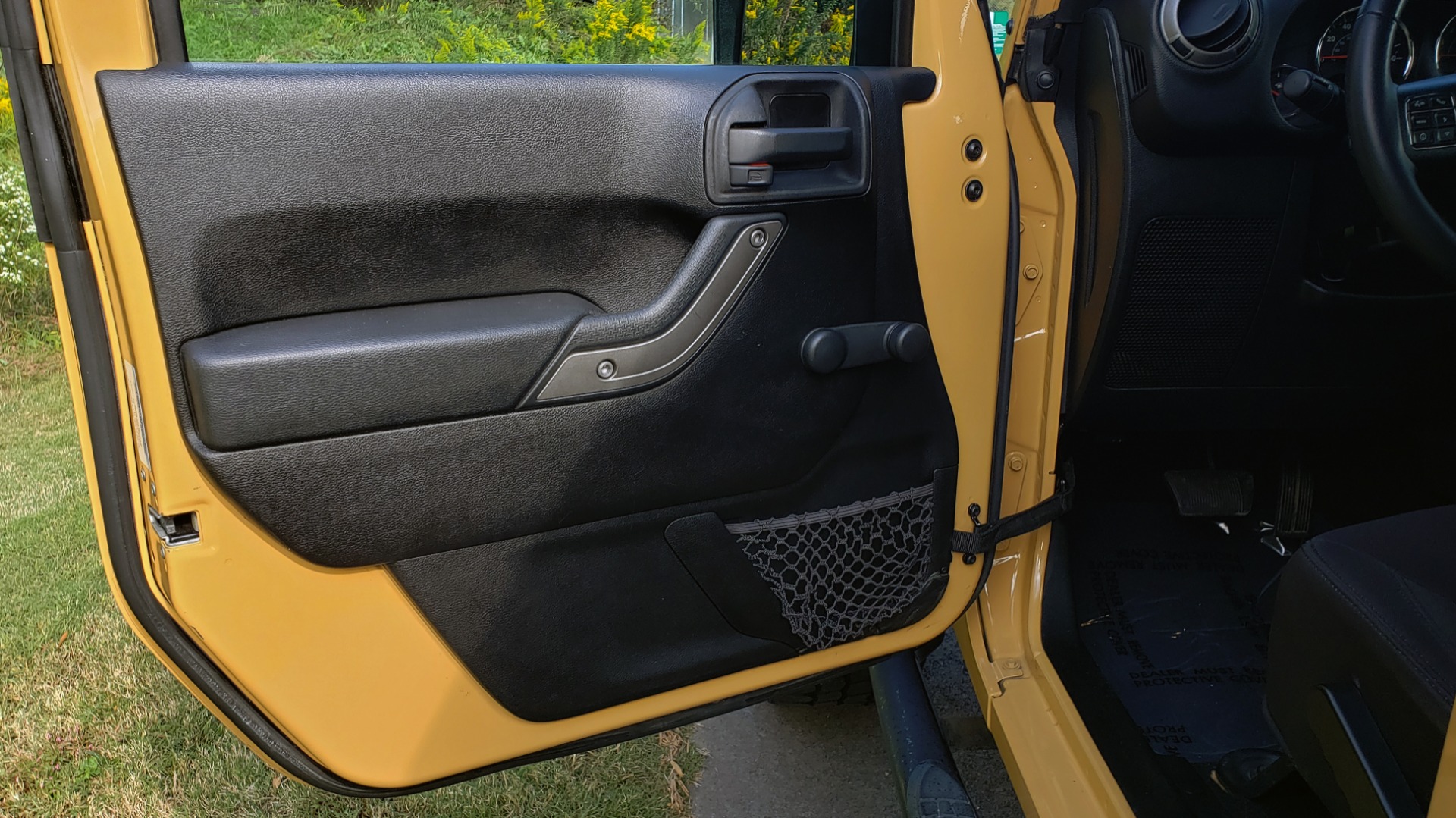 Used 2013 Jeep WRANGLER UNLIMITED SPORT 4X4 / 3.6L V6 / 5-SPD AUTO / 3-PC FREEDOM TOP for sale Sold at Formula Imports in Charlotte NC 28227 38