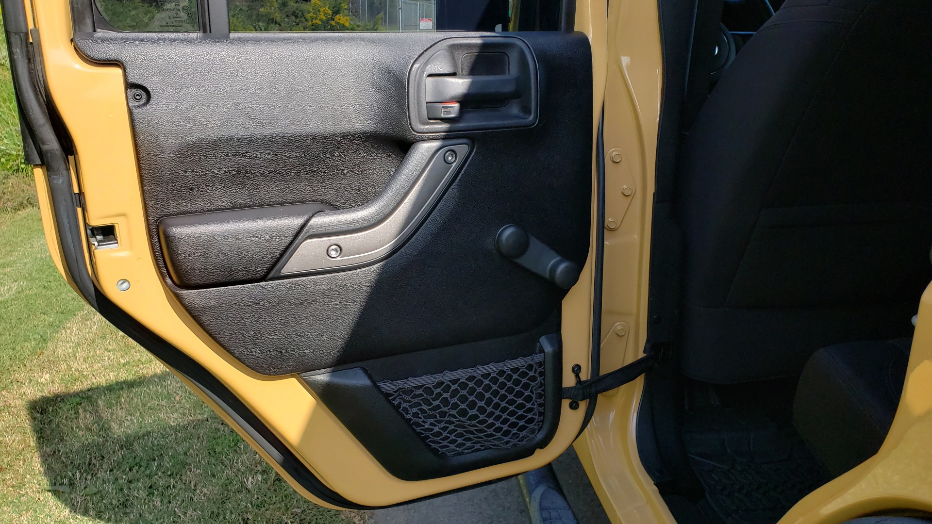 Used 2013 Jeep WRANGLER UNLIMITED SPORT 4X4 / 3.6L V6 / 5-SPD AUTO / 3-PC FREEDOM TOP for sale Sold at Formula Imports in Charlotte NC 28227 51