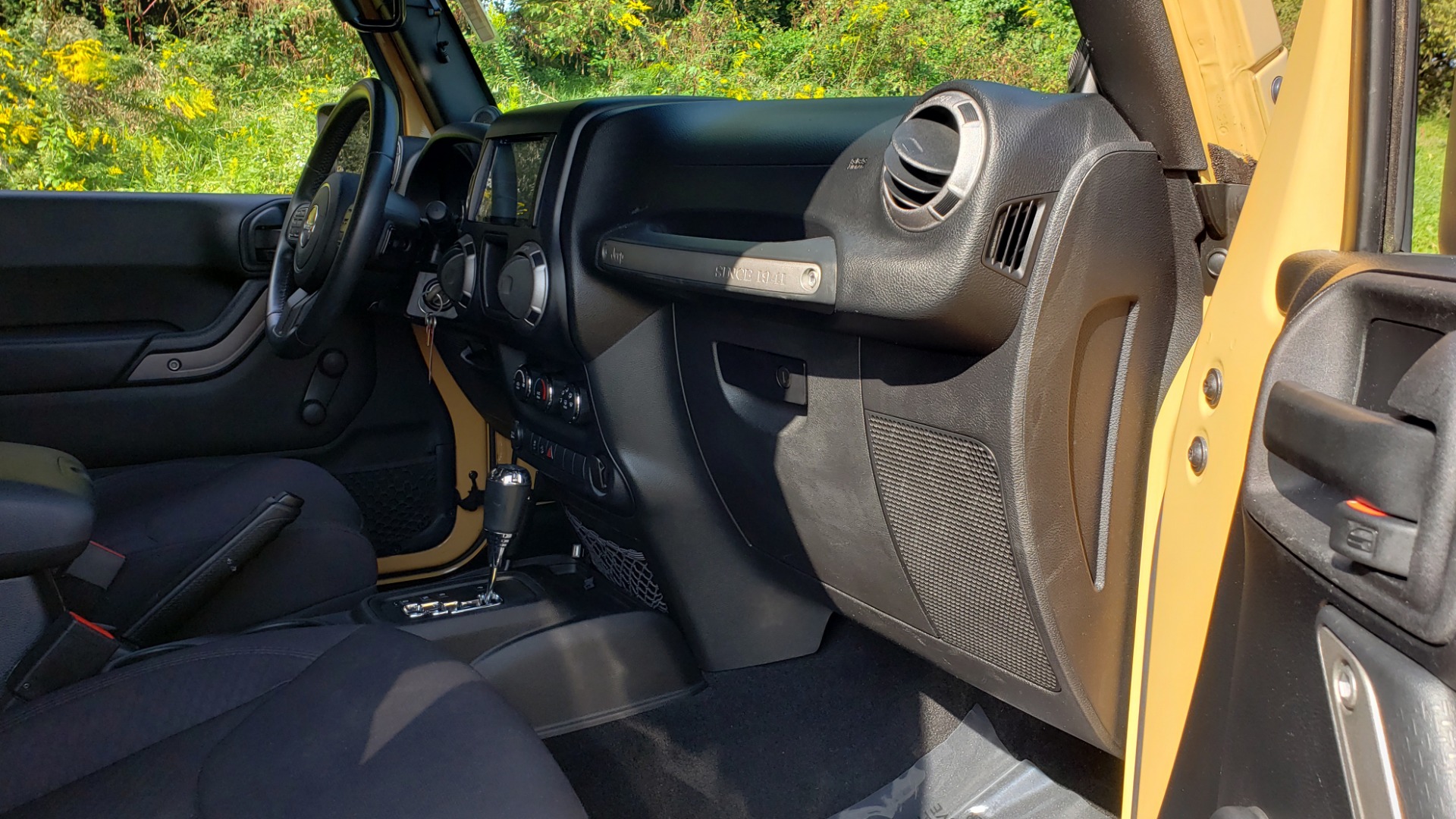 Used 2013 Jeep WRANGLER UNLIMITED SPORT 4X4 / 3.6L V6 / 5-SPD AUTO / 3-PC FREEDOM TOP for sale Sold at Formula Imports in Charlotte NC 28227 58