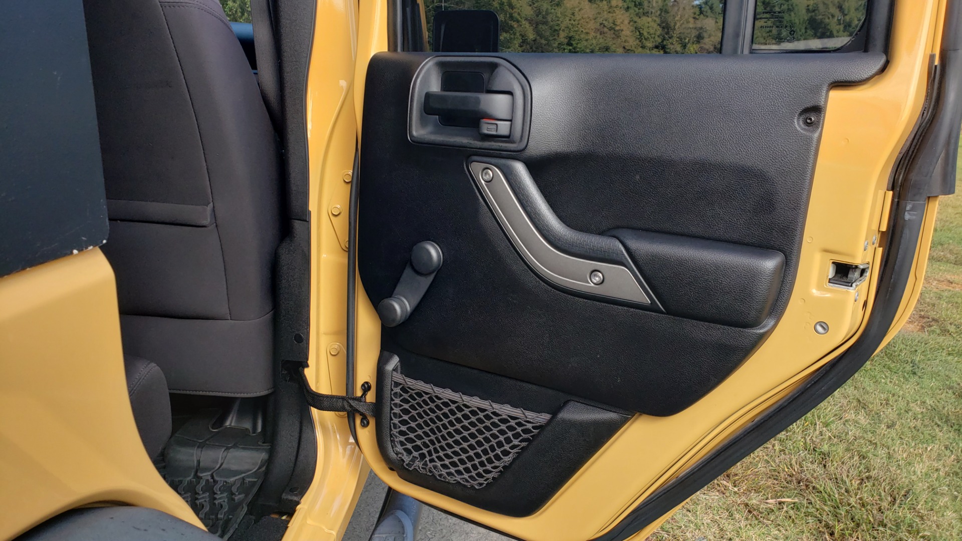 Used 2013 Jeep WRANGLER UNLIMITED SPORT 4X4 / 3.6L V6 / 5-SPD AUTO / 3-PC FREEDOM TOP for sale Sold at Formula Imports in Charlotte NC 28227 62