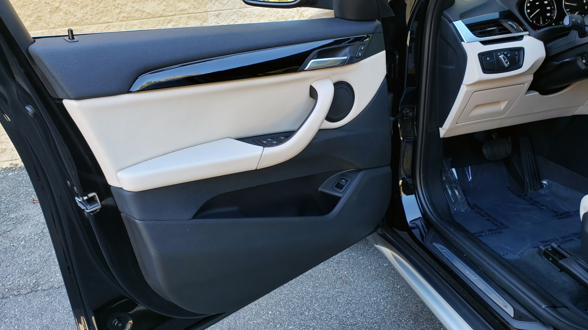 Used 2018 BMW X1 SDRIVE28I / HEATED SEATS / 4-CYL / 8-SPD AUTO / REARVIEW for sale Sold at Formula Imports in Charlotte NC 28227 32