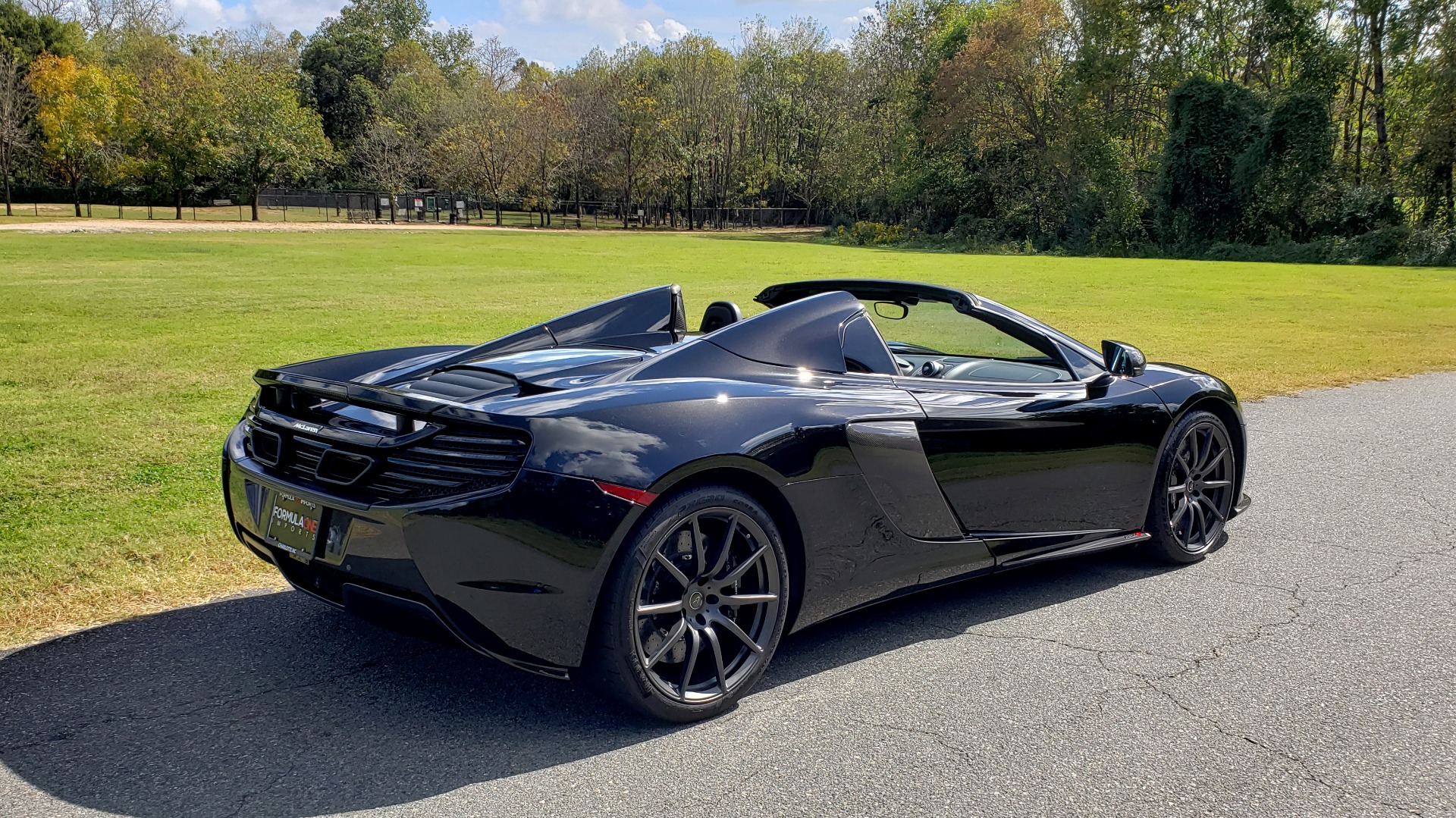 Used 2016 McLaren 650S SPIDER / 641HP / PARK SENSORS / LOW MILES / 1-OWNER for sale Sold at Formula Imports in Charlotte NC 28227 18