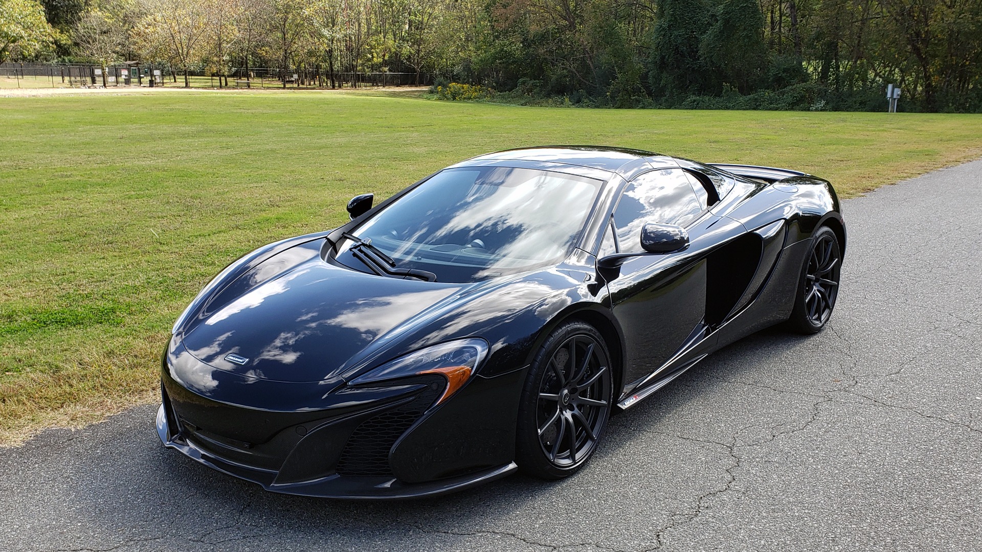 Used 2016 McLaren 650S SPIDER / 641HP / PARK SENSORS / LOW MILES / 1-OWNER for sale Sold at Formula Imports in Charlotte NC 28227 3