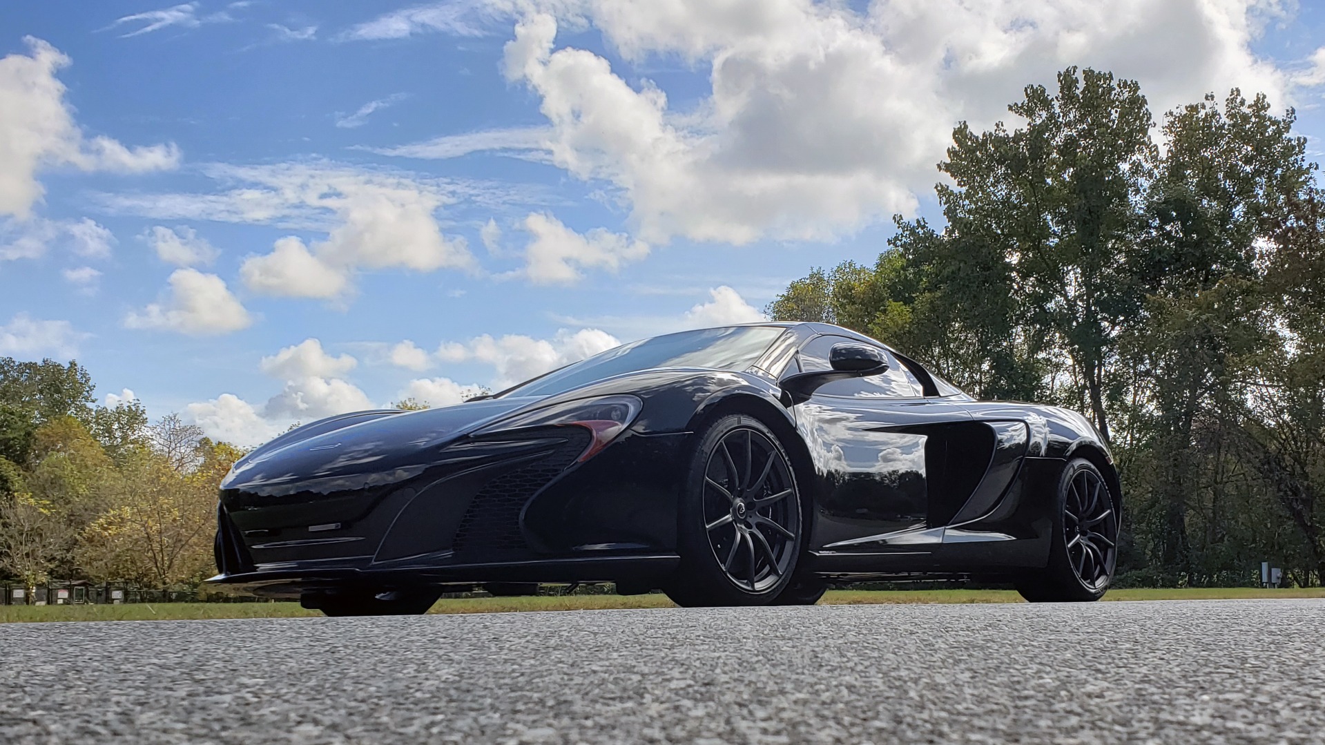 Used 2016 McLaren 650S SPIDER / 641HP / PARK SENSORS / LOW MILES / 1-OWNER for sale Sold at Formula Imports in Charlotte NC 28227 4