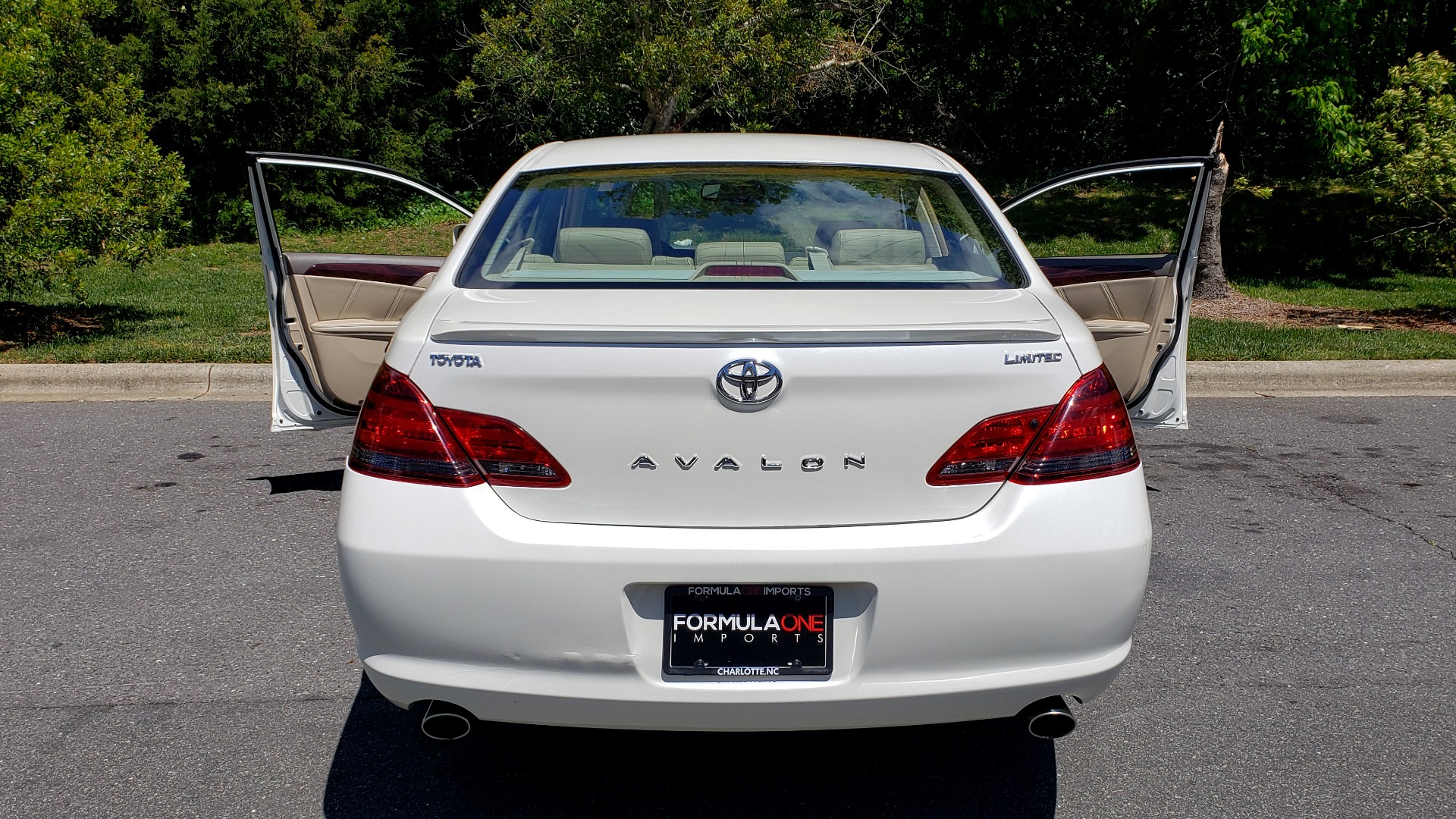 Used 2008 Toyota AVALON LIMITED V6 / FWD / SUNROOF / DYN RADAR CRUISE / BRAKE ASST for sale Sold at Formula Imports in Charlotte NC 28227 24