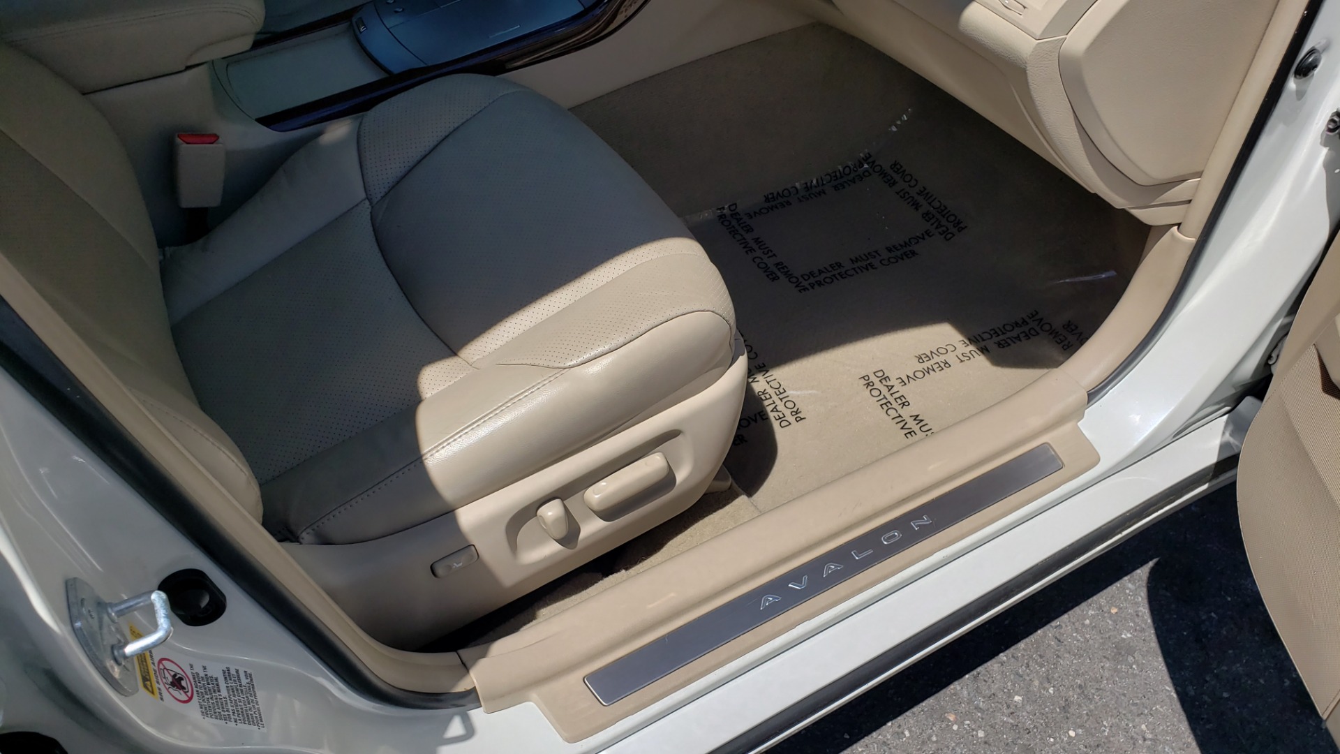 Used 2008 Toyota AVALON LIMITED V6 / FWD / SUNROOF / DYN RADAR CRUISE / BRAKE ASST for sale Sold at Formula Imports in Charlotte NC 28227 62