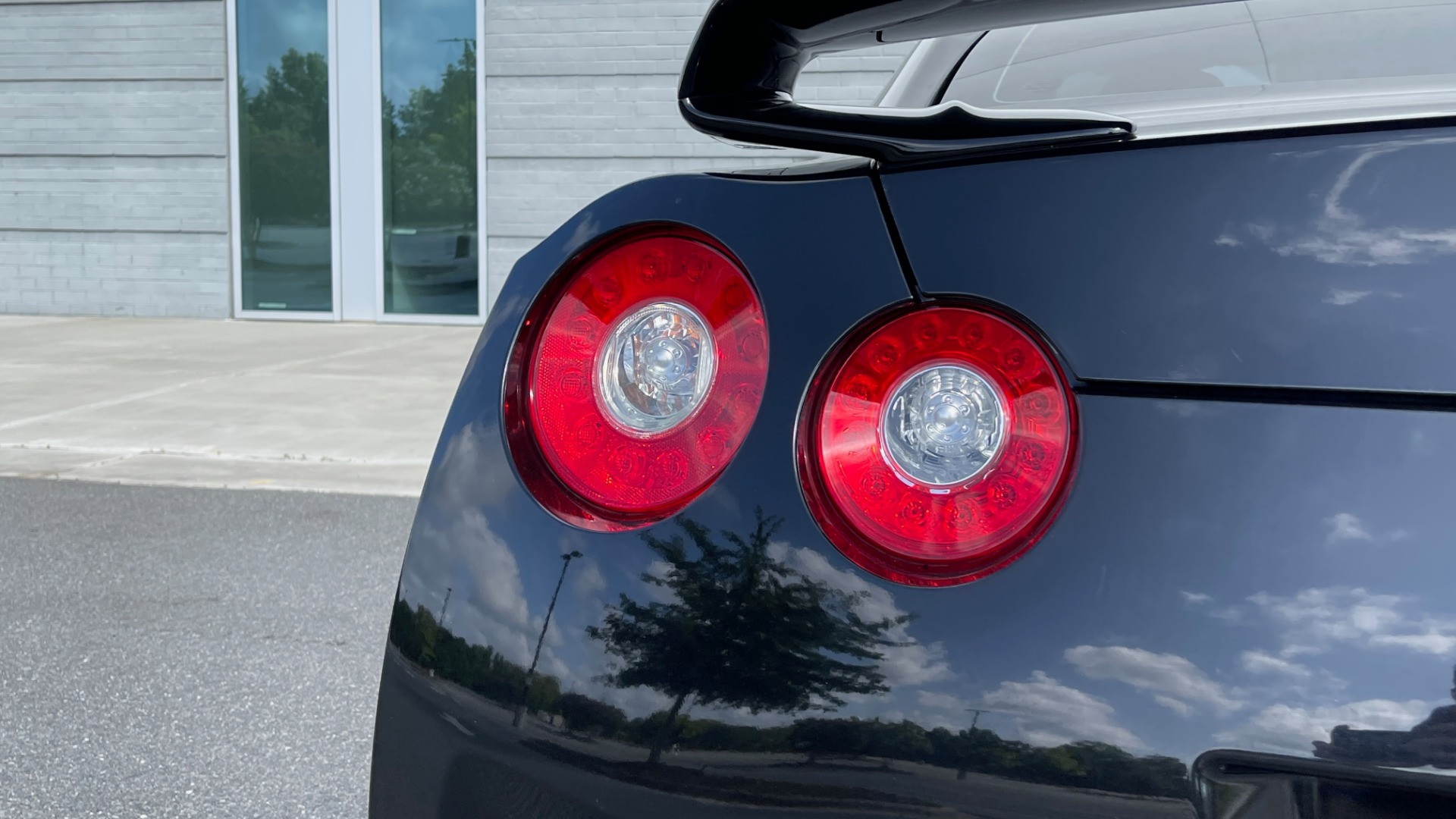 Used 2009 Nissan GT-R PREMIUM COUPE / AWD / TT 3.8L V6 / NAV / BOSE / BREMBO for sale Sold at Formula Imports in Charlotte NC 28227 17
