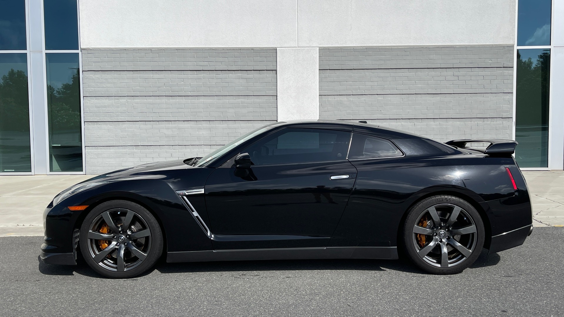 Used 2009 Nissan GT-R PREMIUM COUPE / AWD / TT 3.8L V6 / NAV / BOSE / BREMBO for sale Sold at Formula Imports in Charlotte NC 28227 3