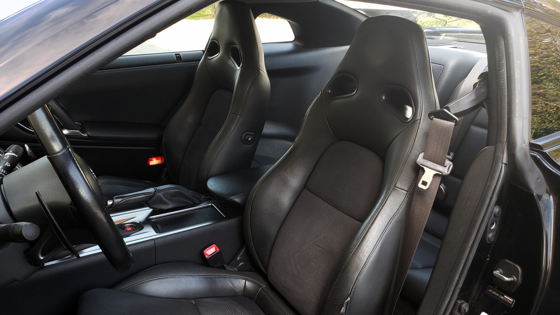 Used 2009 Nissan GT-R PREMIUM COUPE / AWD / TT 3.8L V6 / NAV / BOSE / BREMBO for sale Sold at Formula Imports in Charlotte NC 28227 39