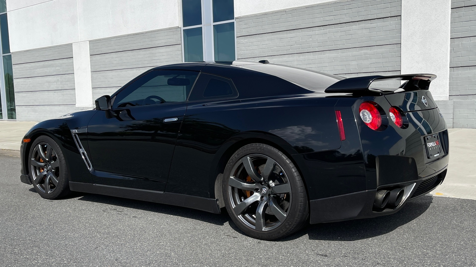 Used 2009 Nissan GT-R PREMIUM COUPE / AWD / TT 3.8L V6 / NAV / BOSE / BREMBO for sale Sold at Formula Imports in Charlotte NC 28227 4