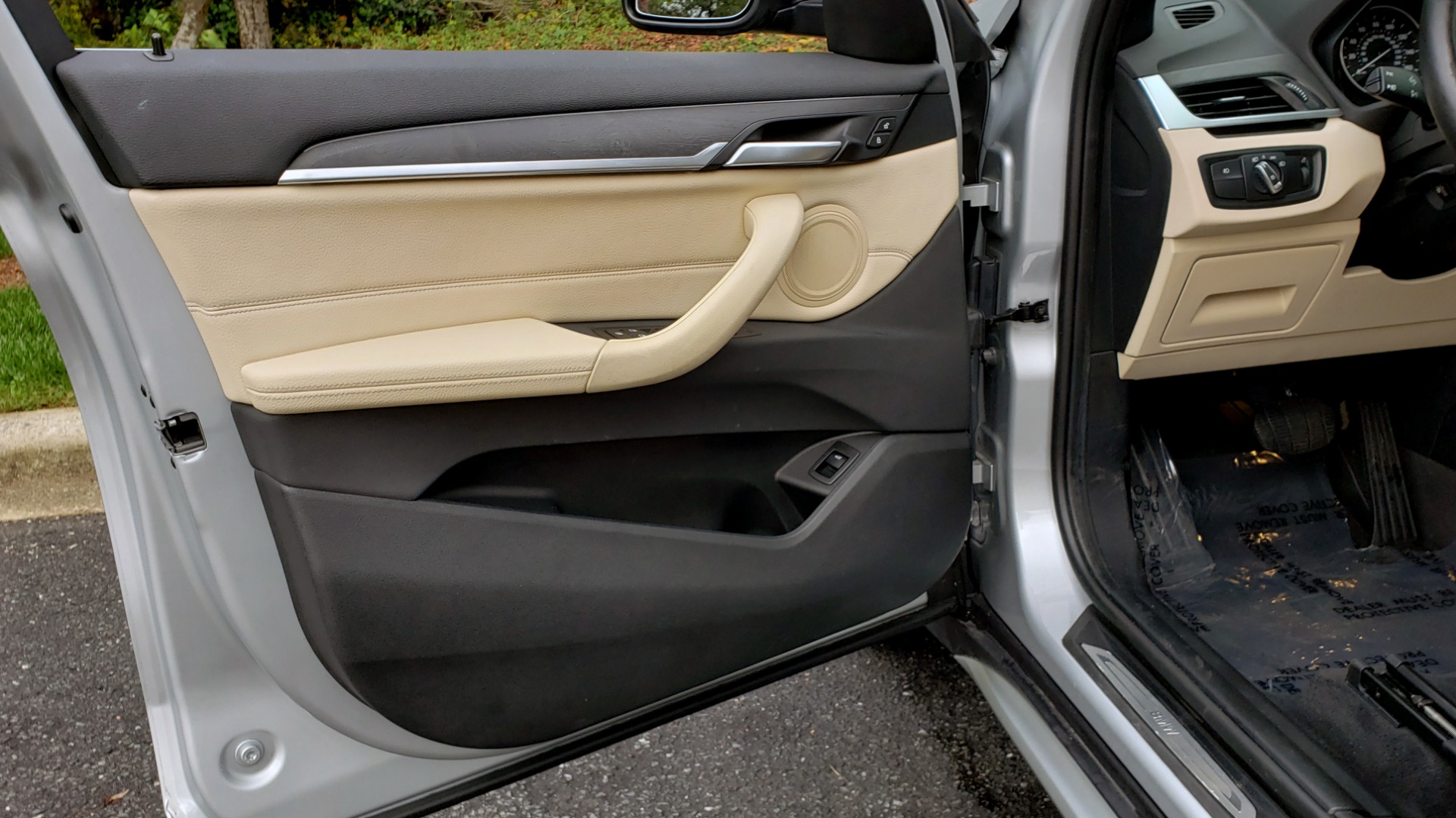 Used 2017 BMW X1 XDRIVE28I / TECH / CLD WTHR / DRVR ASST PLUS / REARVIEW for sale Sold at Formula Imports in Charlotte NC 28227 27