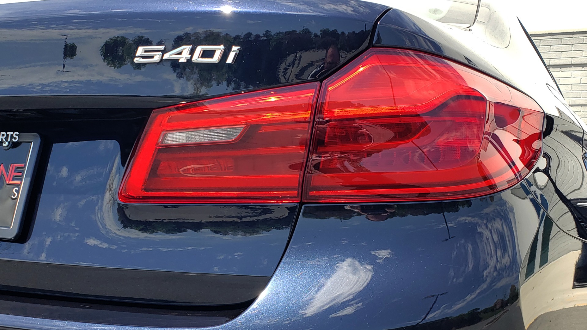 Used 2017 BMW 5 SERIES 540I XDRIVE M-SPORT / PREMIUM / DRVR ASST PLUS / CLD WTHR / LUXURY for sale Sold at Formula Imports in Charlotte NC 28227 31