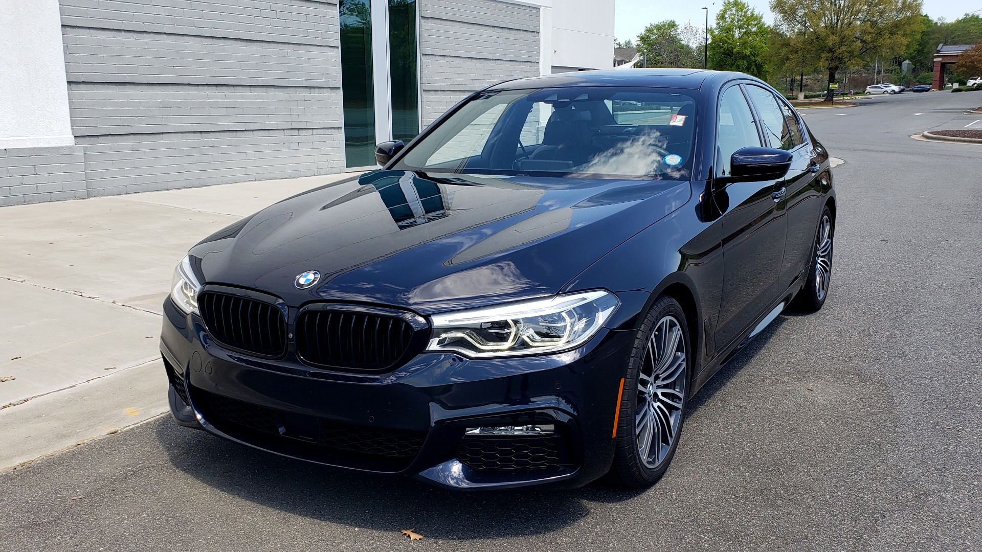 Used 2017 BMW 5 SERIES 540I XDRIVE M-SPORT / PREMIUM / DRVR ASST PLUS / CLD WTHR / LUXURY for sale Sold at Formula Imports in Charlotte NC 28227 5