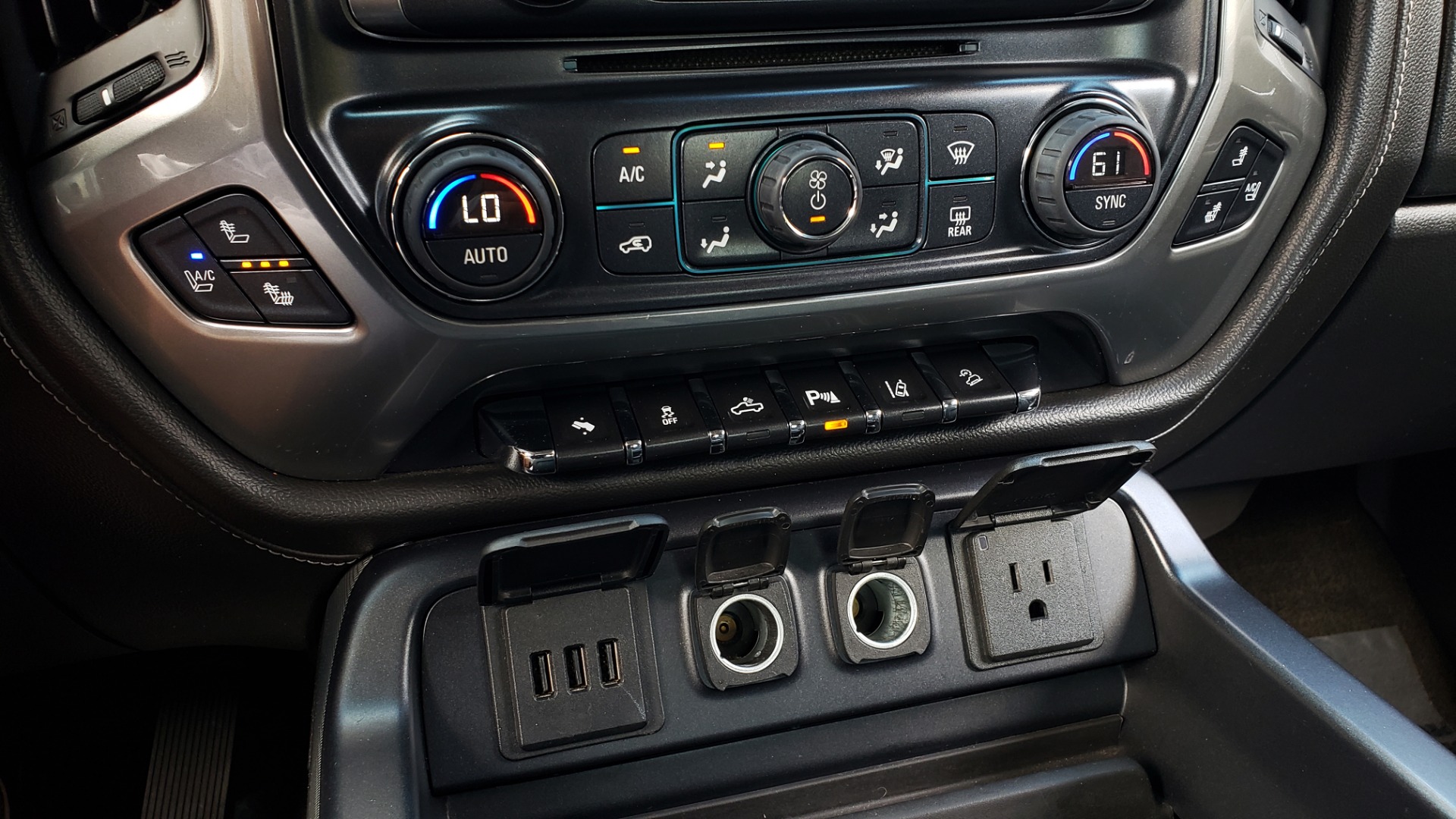 Used 2014 Chevrolet SILVERADO 1500 CREWCAB / LTZ PLUS PKG / 4WD / 2LZ / NAV / BOSE / REARVIEW for sale Sold at Formula Imports in Charlotte NC 28227 51