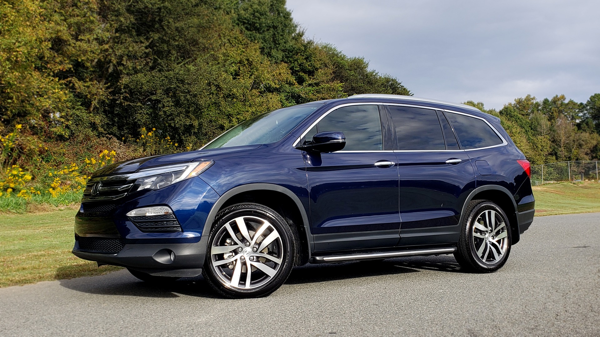 Used 2017 Honda PILOT TOURING 2WD / NAV / SUNROOF / 3-ROW / ENT SYS / REARVIEW for sale Sold at Formula Imports in Charlotte NC 28227 2