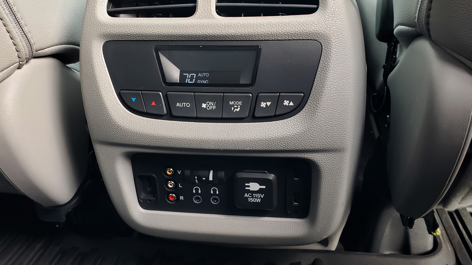 Used 2017 Honda PILOT TOURING 2WD / NAV / SUNROOF / 3-ROW / ENT SYS / REARVIEW for sale Sold at Formula Imports in Charlotte NC 28227 76