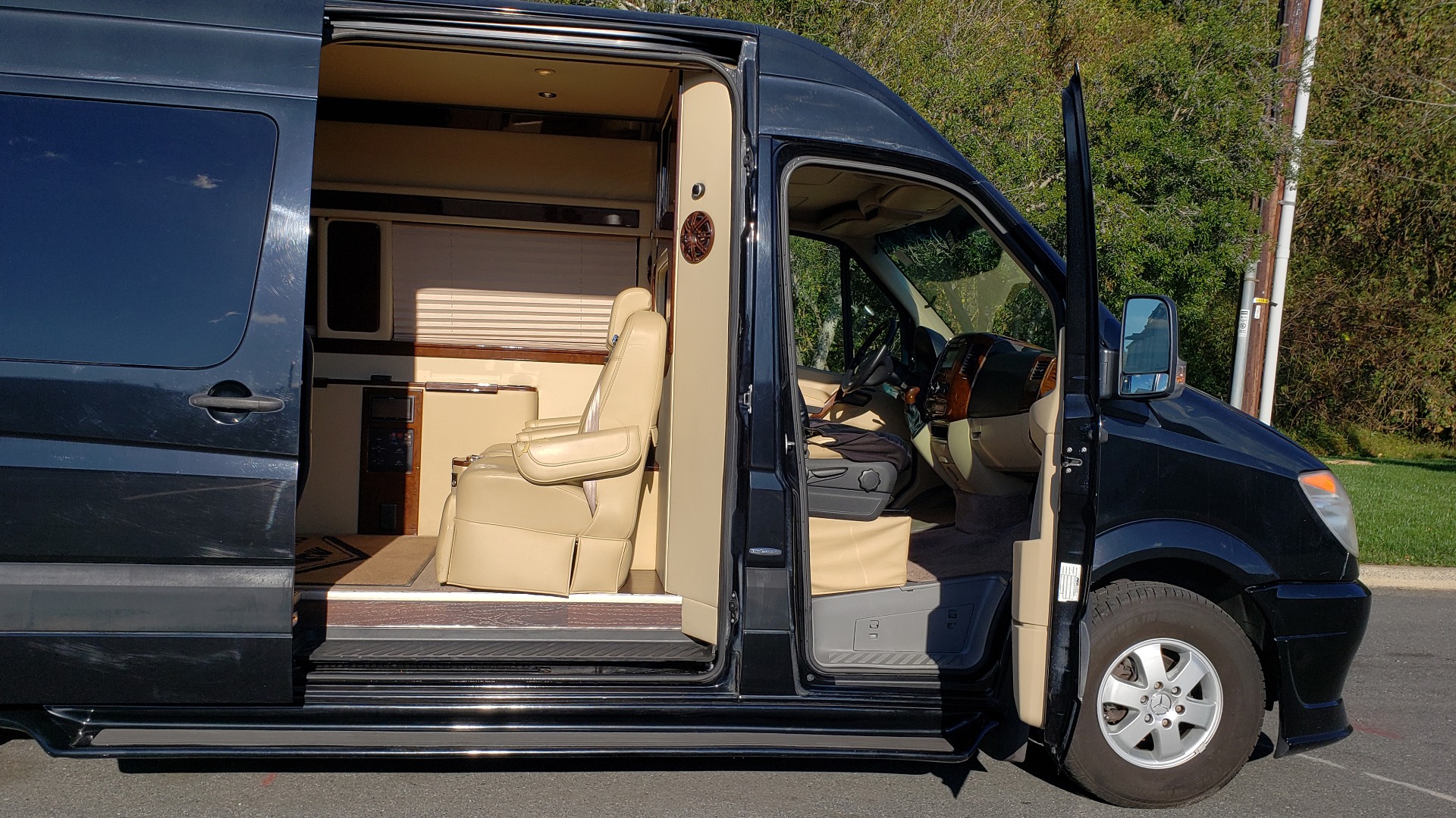 Used 2012 Mercedes-Benz SPRINTER CARGO VAN EXT / OFFICE ON WHEELS / FLT SCREEN TV / LOUNGE for sale Sold at Formula Imports in Charlotte NC 28227 7