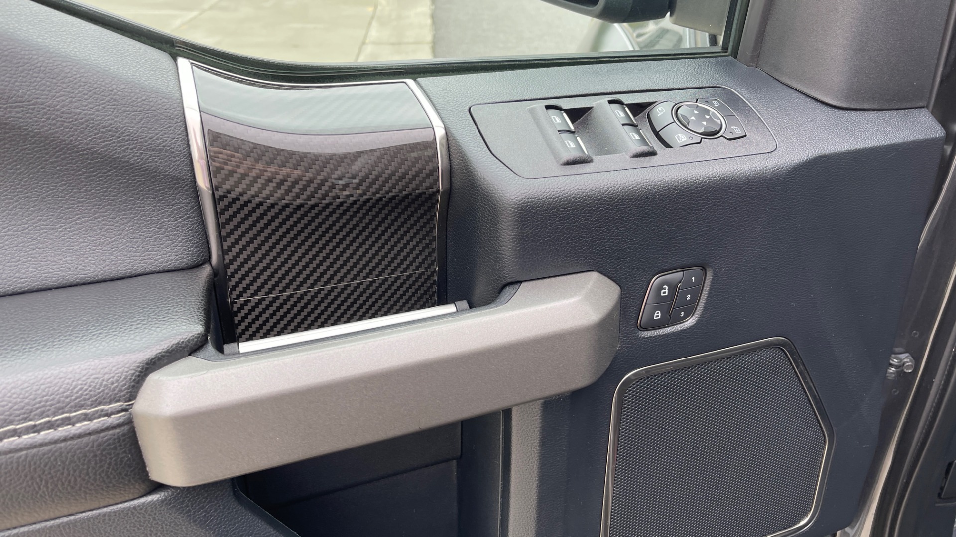 Used 2020 Ford F-150 RAPTOR 4X4 SUPERCREW / NAV / B&O SOUND / SUNROOF / REARVIEW for sale Sold at Formula Imports in Charlotte NC 28227 29