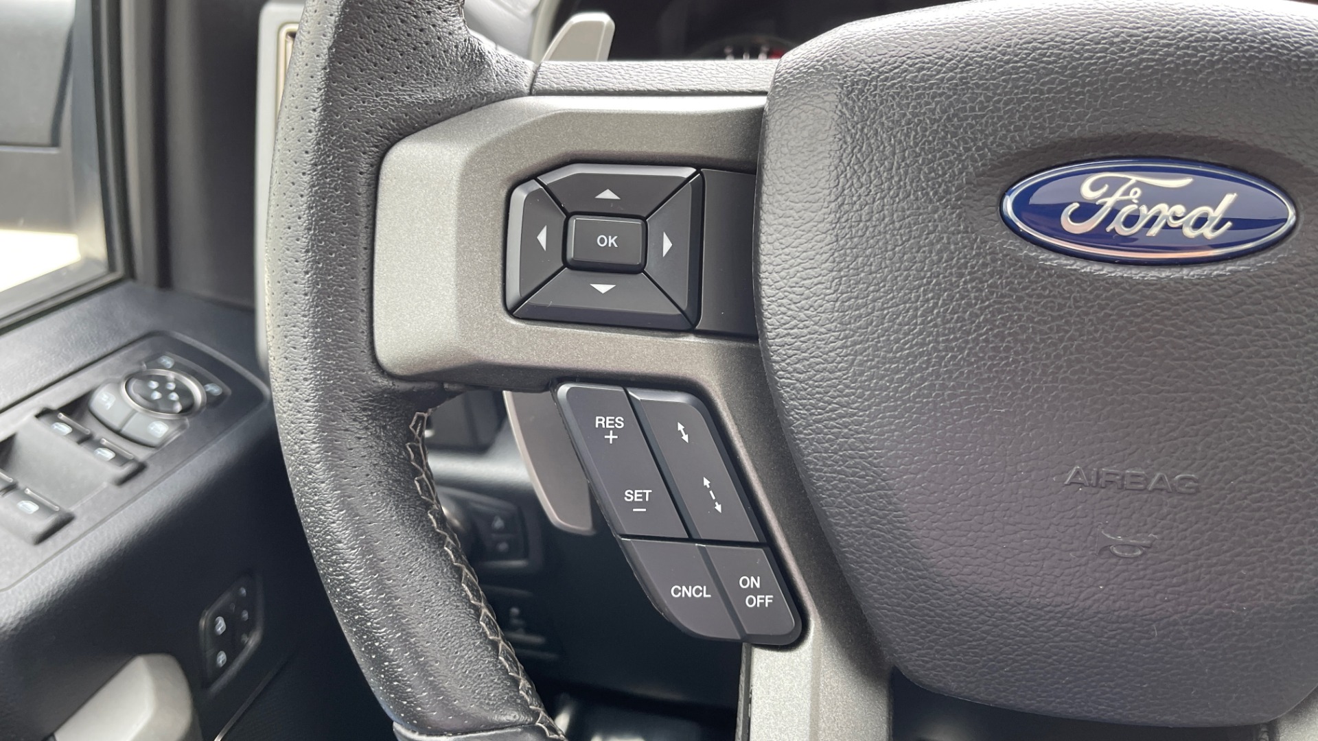 Used 2020 Ford F-150 RAPTOR 4X4 SUPERCREW / NAV / B&O SOUND / SUNROOF / REARVIEW for sale Sold at Formula Imports in Charlotte NC 28227 33