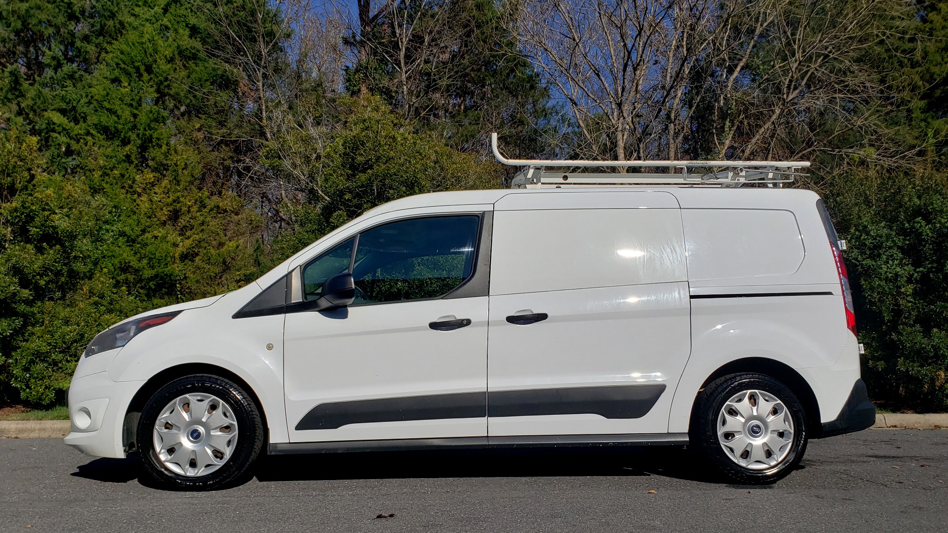 Used 2015 Ford TRANSIT CONNECT XLT CARGO VAN / 121-IN WB / 2.5L 4-CYL / AUTO / REARVIEW / WORK VAN for sale Sold at Formula Imports in Charlotte NC 28227 2