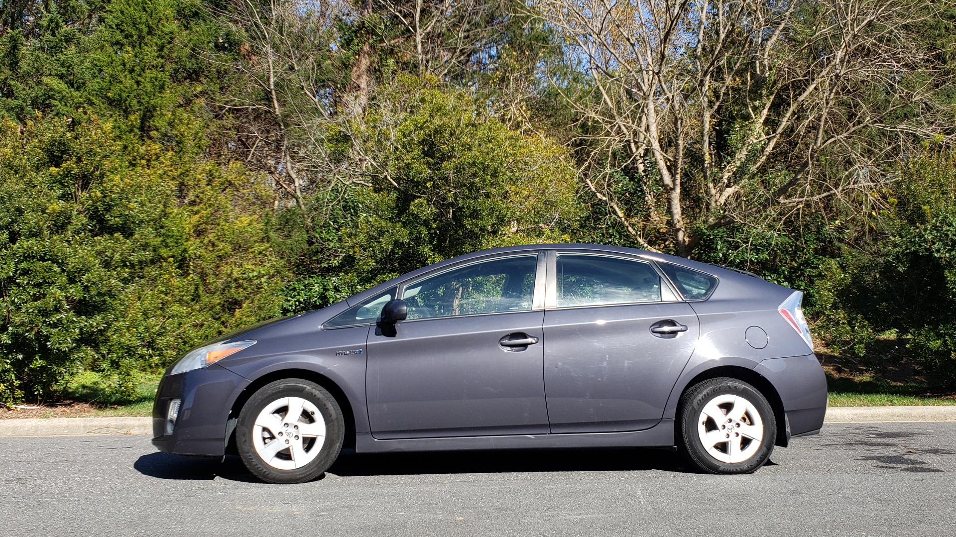 Used 2011 Toyota PRIUS ONE / HYBRID / 5-DOOR / HATCHBACK / 50MPG for sale Sold at Formula Imports in Charlotte NC 28227 2