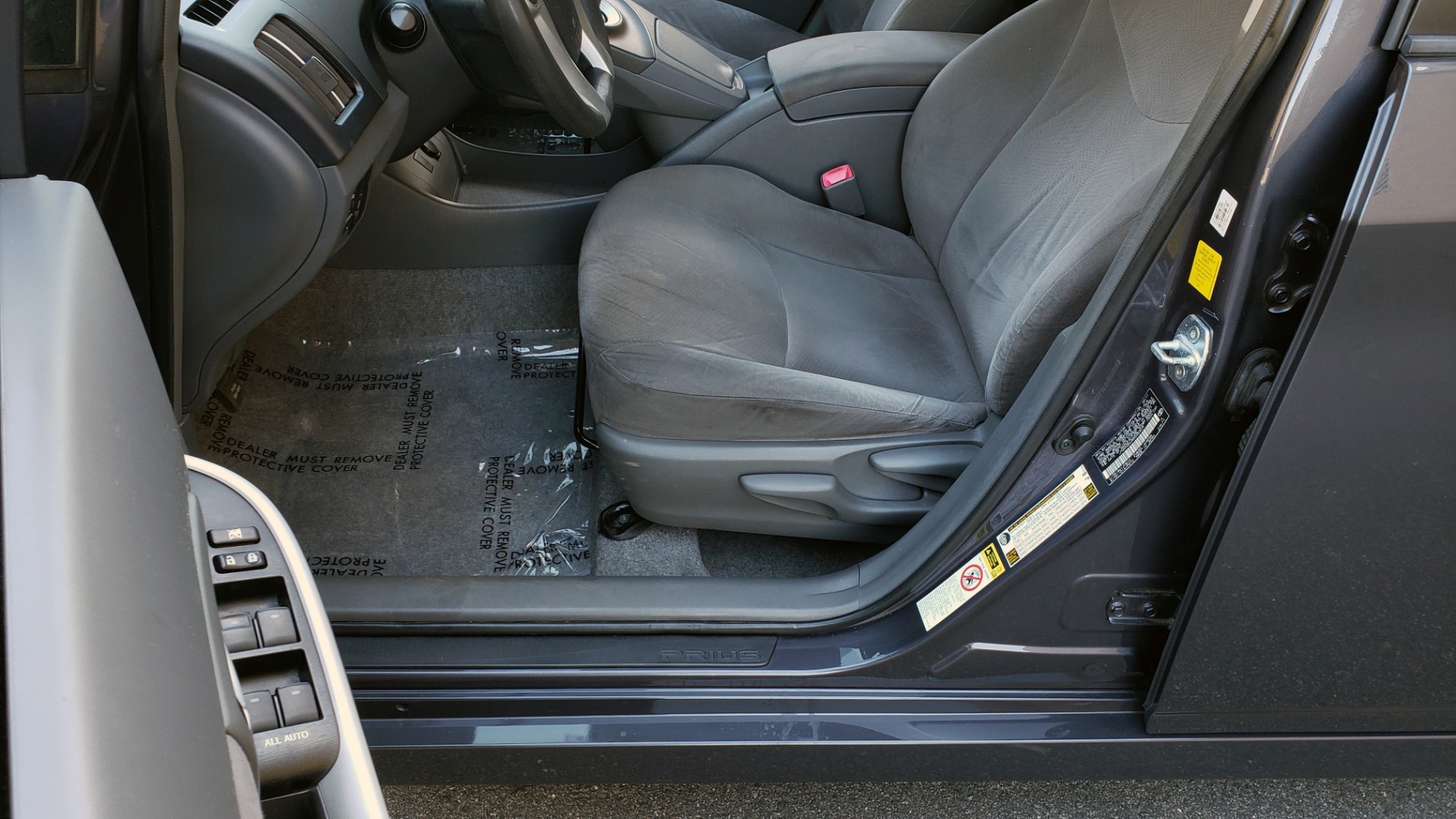 Used 2011 Toyota PRIUS ONE / HYBRID / 5-DOOR / HATCHBACK / 50MPG for sale Sold at Formula Imports in Charlotte NC 28227 34