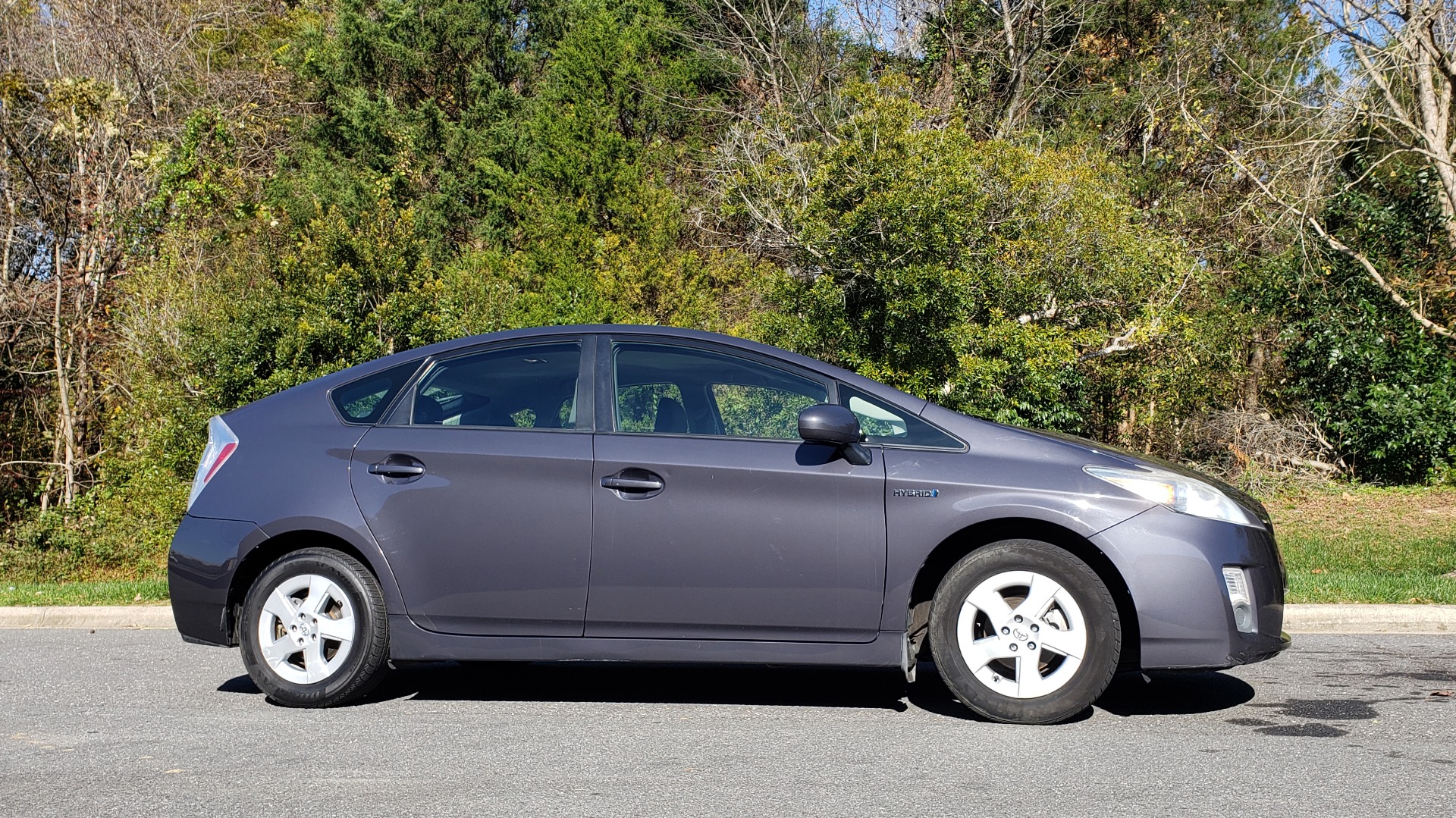 Used 2011 Toyota PRIUS ONE / HYBRID / 5-DOOR / HATCHBACK / 50MPG for sale Sold at Formula Imports in Charlotte NC 28227 5