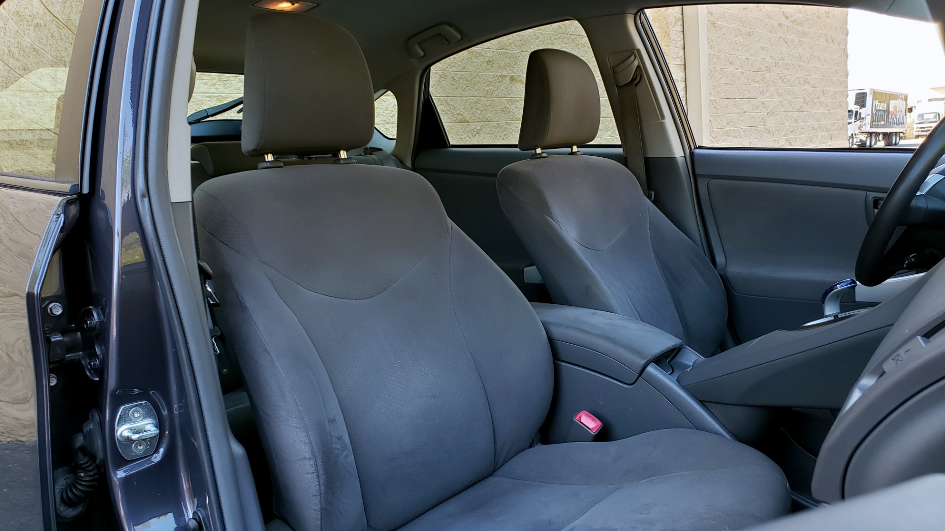 Used 2011 Toyota PRIUS ONE / HYBRID / 5-DOOR / HATCHBACK / 50MPG for sale Sold at Formula Imports in Charlotte NC 28227 61