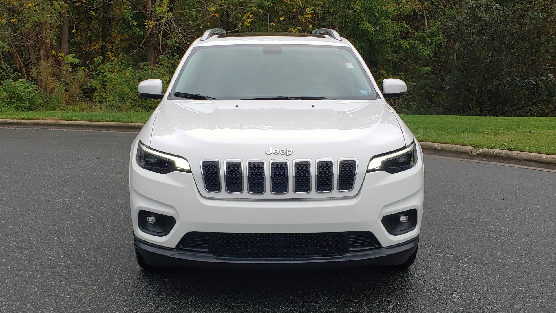 Used 2019 Jeep CHEROKEE LATITUDE PLUS FWD / CLD WTHR / HTD STS / BLIND SPOT / PRK ASST for sale Sold at Formula Imports in Charlotte NC 28227 21