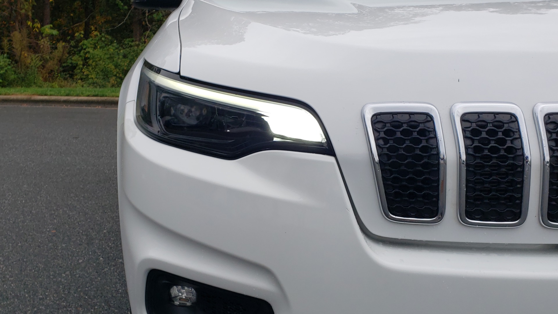 Used 2019 Jeep CHEROKEE LATITUDE PLUS FWD / CLD WTHR / HTD STS / BLIND SPOT / PRK ASST for sale Sold at Formula Imports in Charlotte NC 28227 22