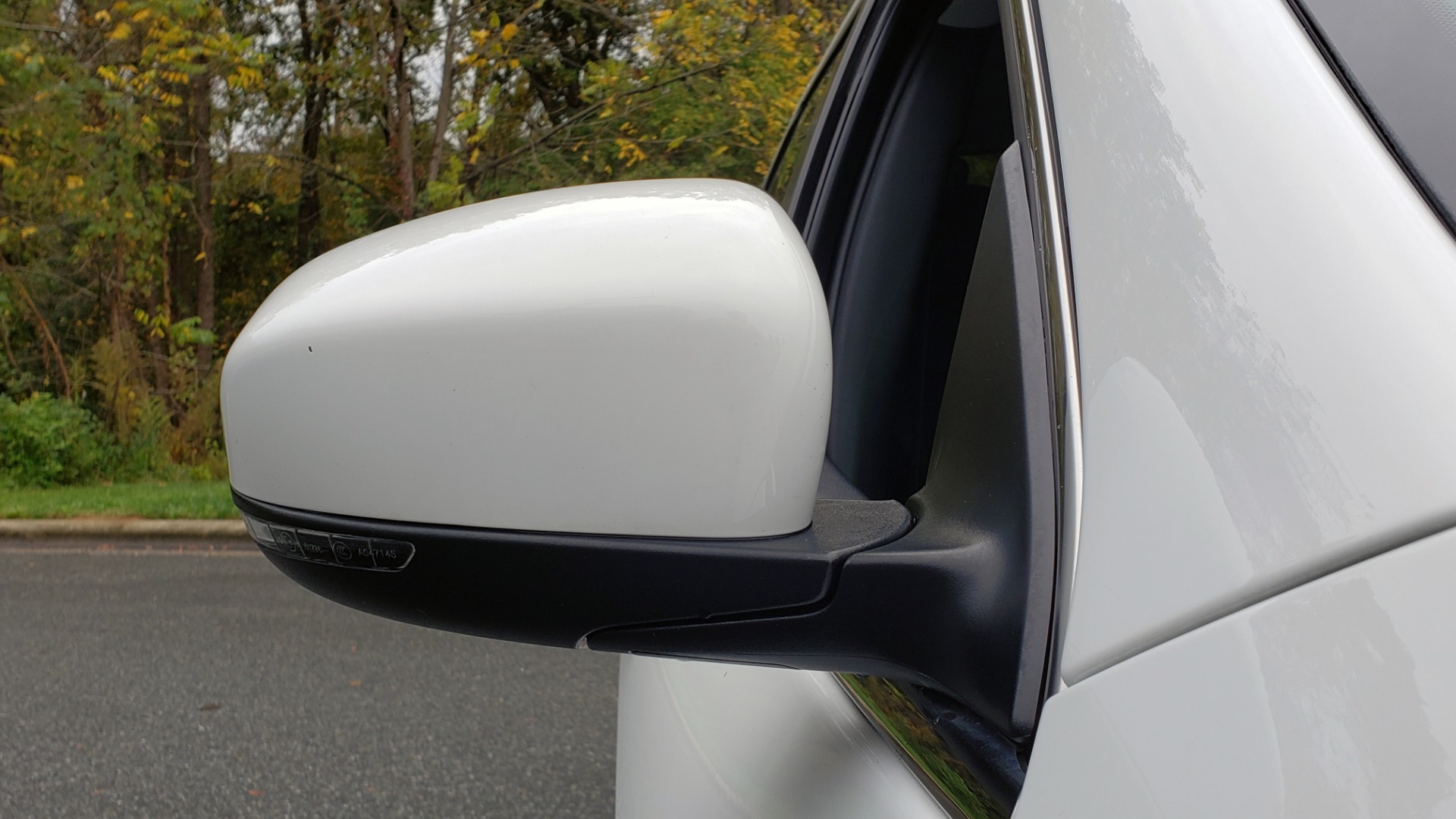 Used 2019 Jeep CHEROKEE LATITUDE PLUS FWD / CLD WTHR / HTD STS / BLIND SPOT / PRK ASST for sale Sold at Formula Imports in Charlotte NC 28227 25