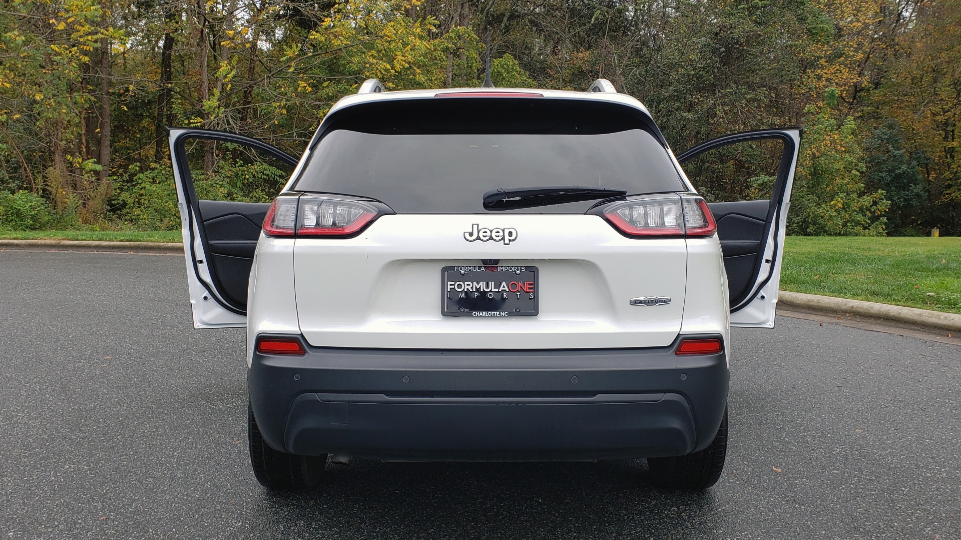 Used 2019 Jeep CHEROKEE LATITUDE PLUS FWD / CLD WTHR / HTD STS / BLIND SPOT / PRK ASST for sale Sold at Formula Imports in Charlotte NC 28227 28